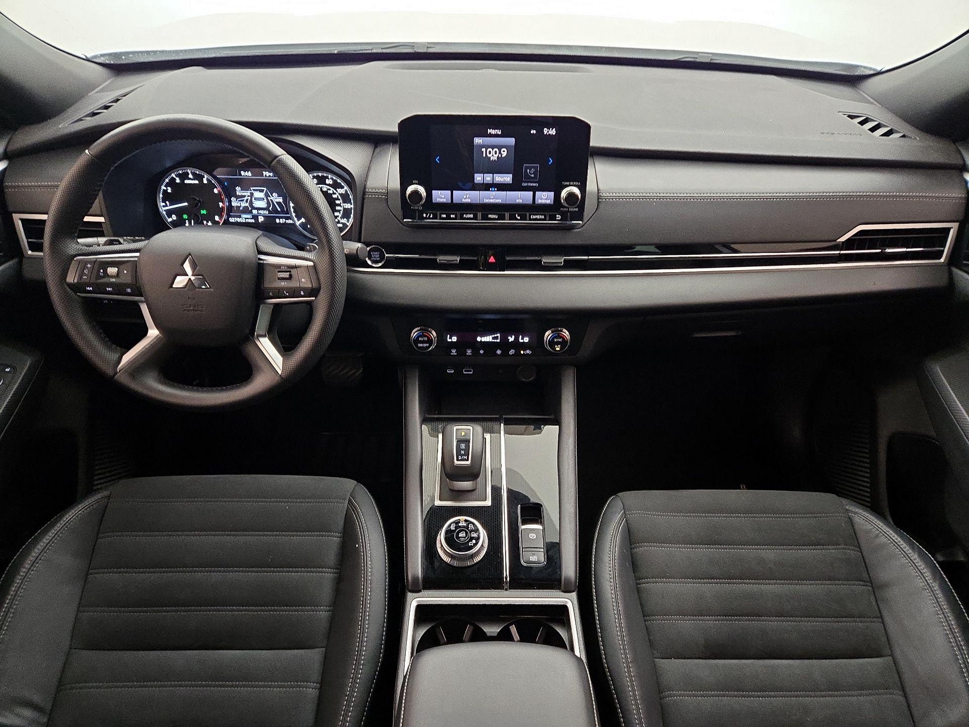 Thumbnail: 2022 Mitsubishi Outlander - 9