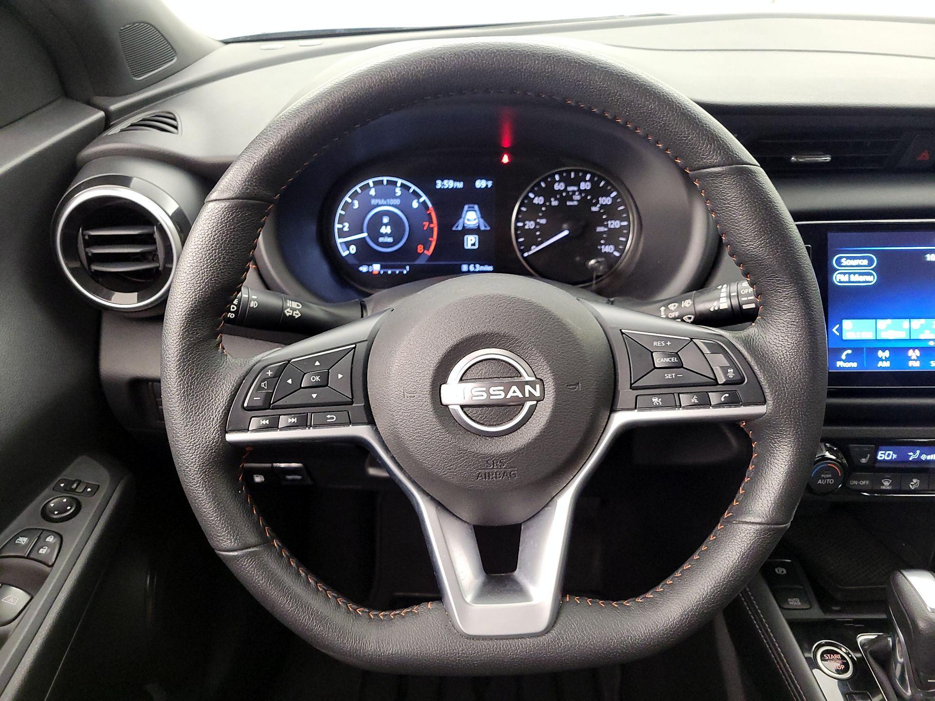 Thumbnail: 2023 Nissan Kicks - 10