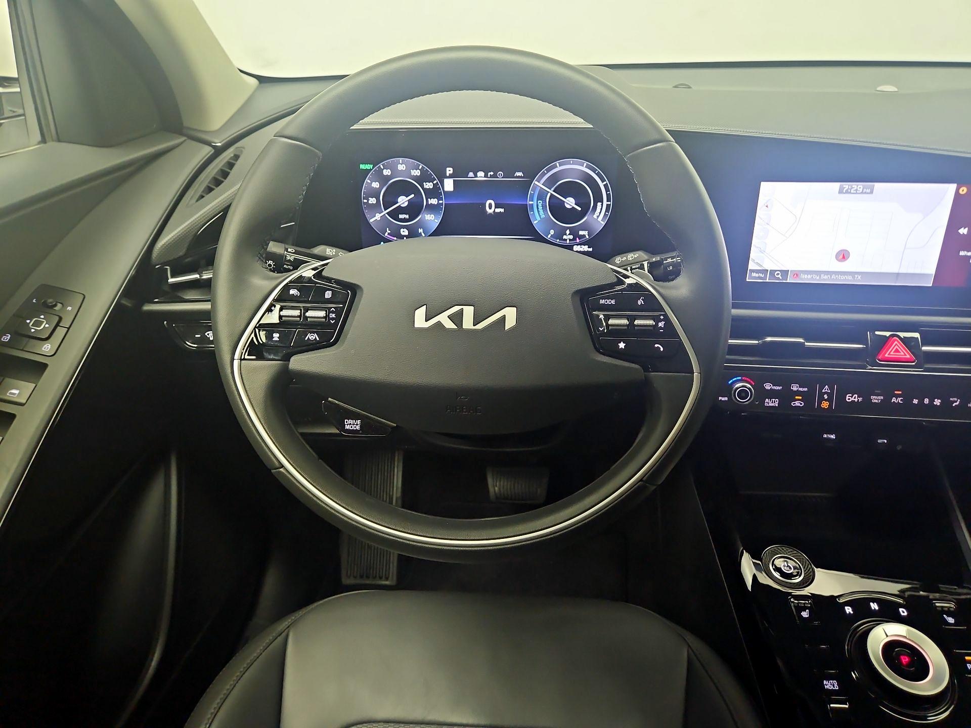 Thumbnail: 2023 Kia Niro - 10