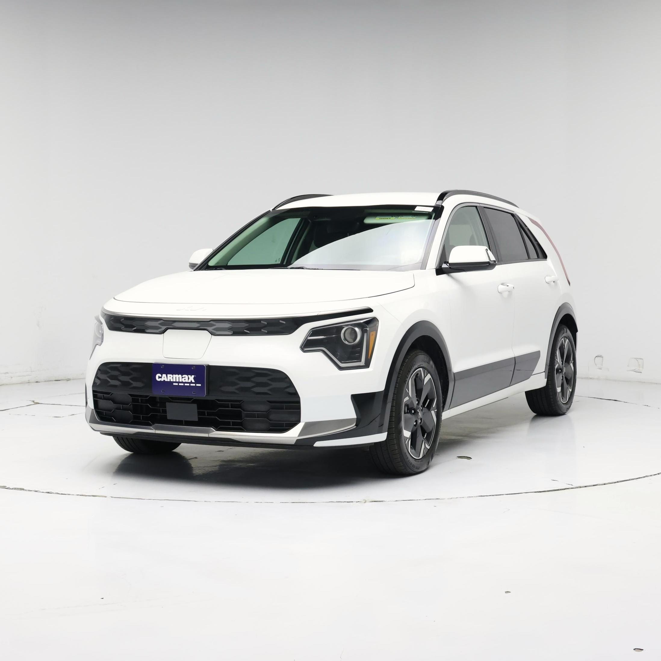 Thumbnail: 2023 Kia Niro - 4