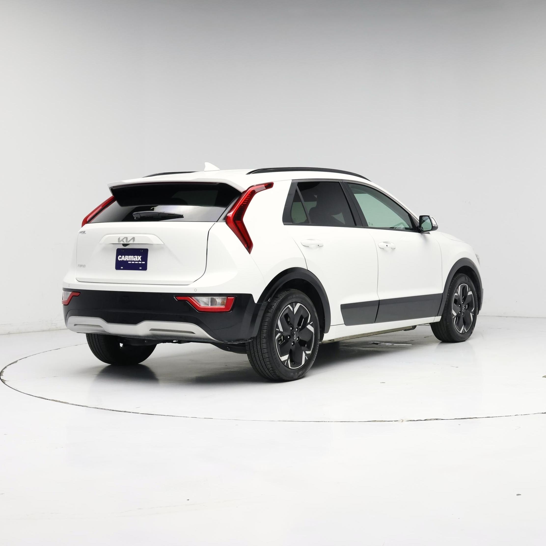 Thumbnail: 2023 Kia Niro - 8