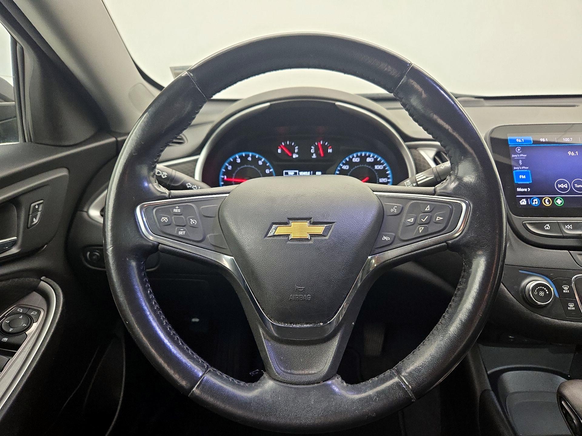 Thumbnail: 2021 Chevrolet Malibu - 10