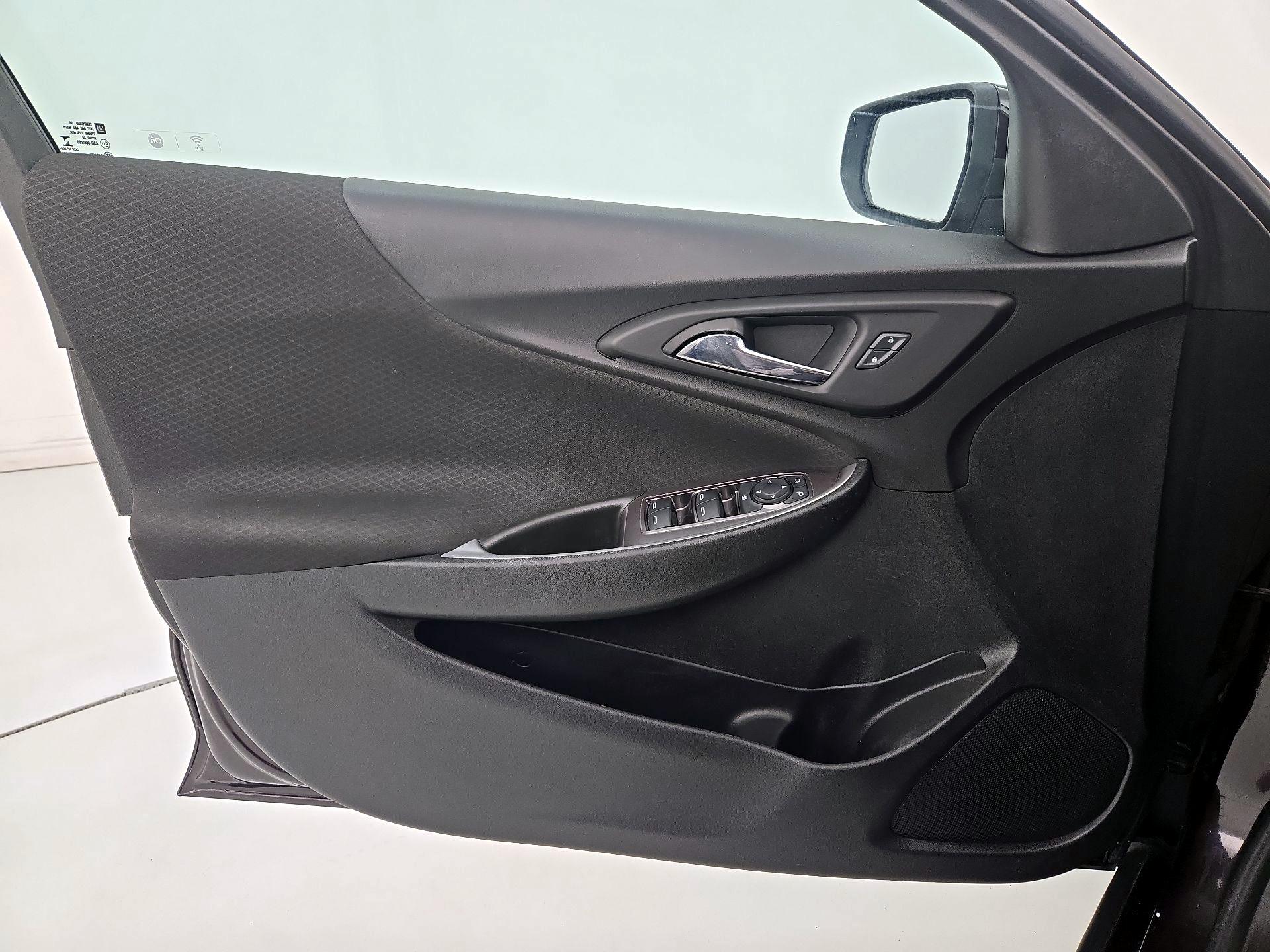 Thumbnail: 2021 Chevrolet Malibu - 12
