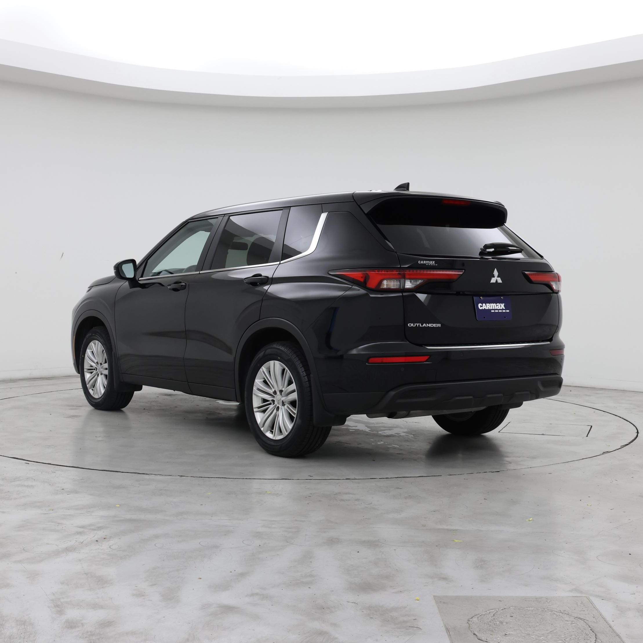 Thumbnail: 2024 Mitsubishi Outlander - 2