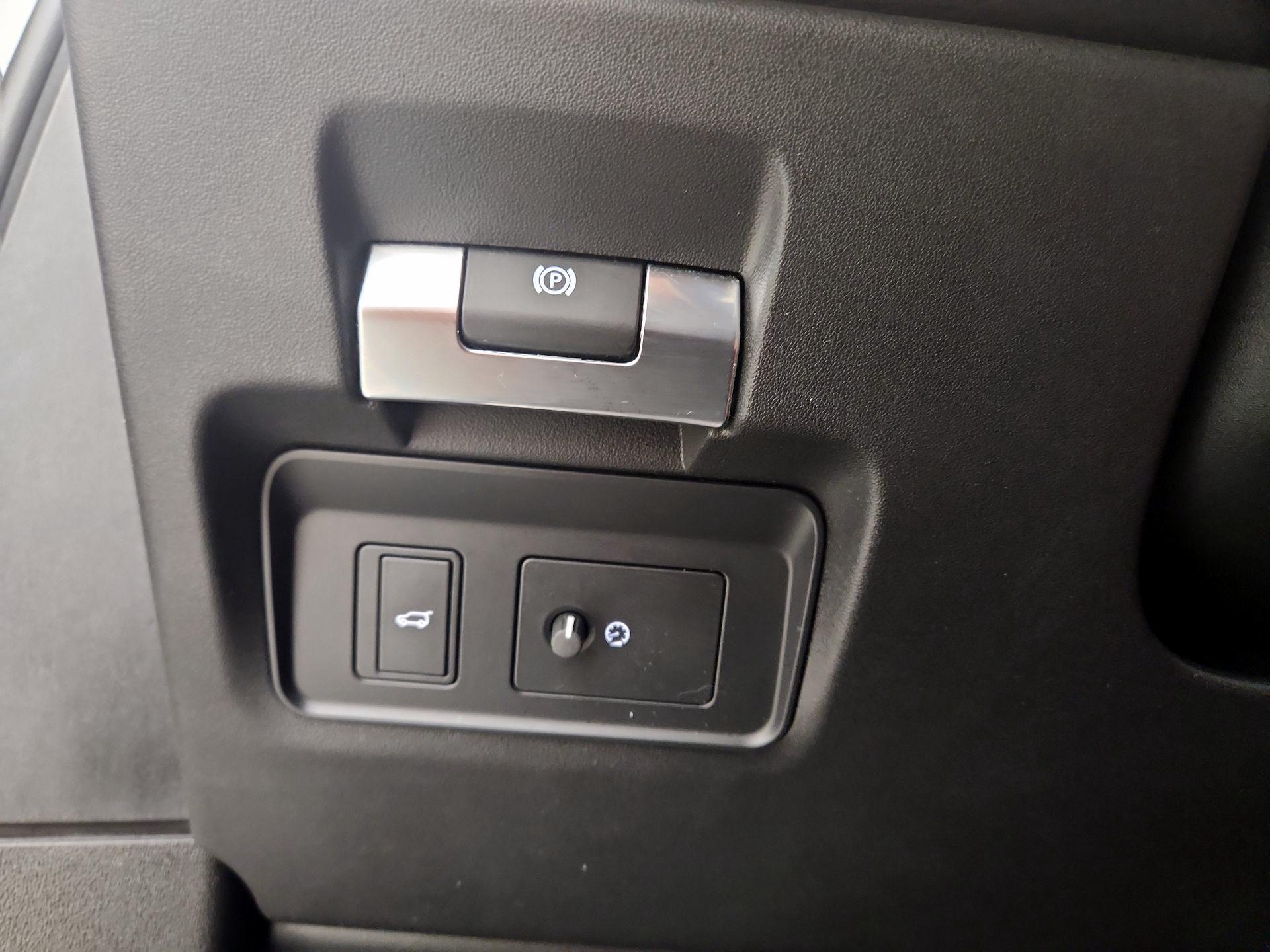 Thumbnail: 2020 Land Rover Range Rover Evoque - 13