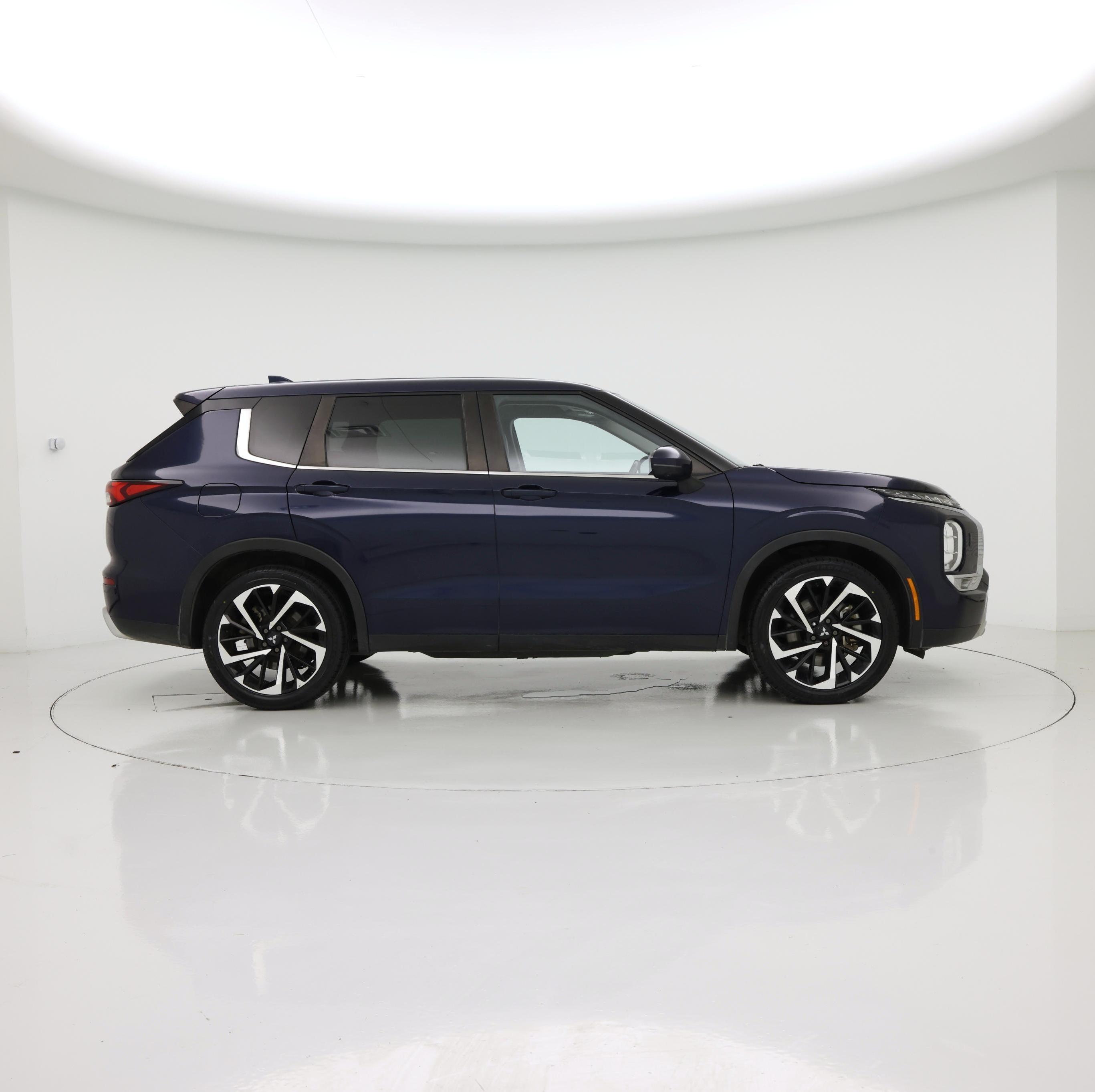 Thumbnail: 2022 Mitsubishi Outlander - 7