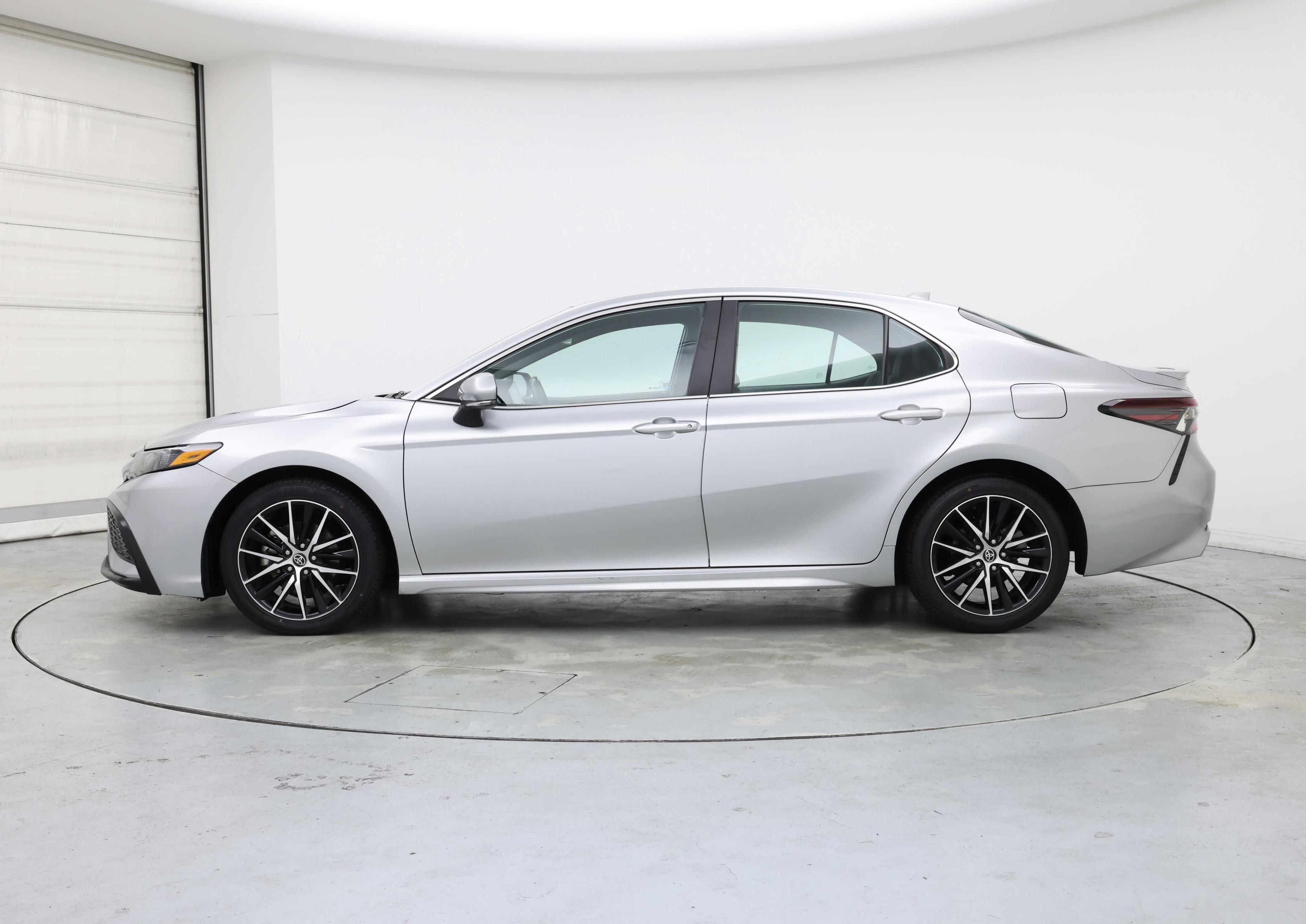 Thumbnail: 2023 Toyota Camry - 3