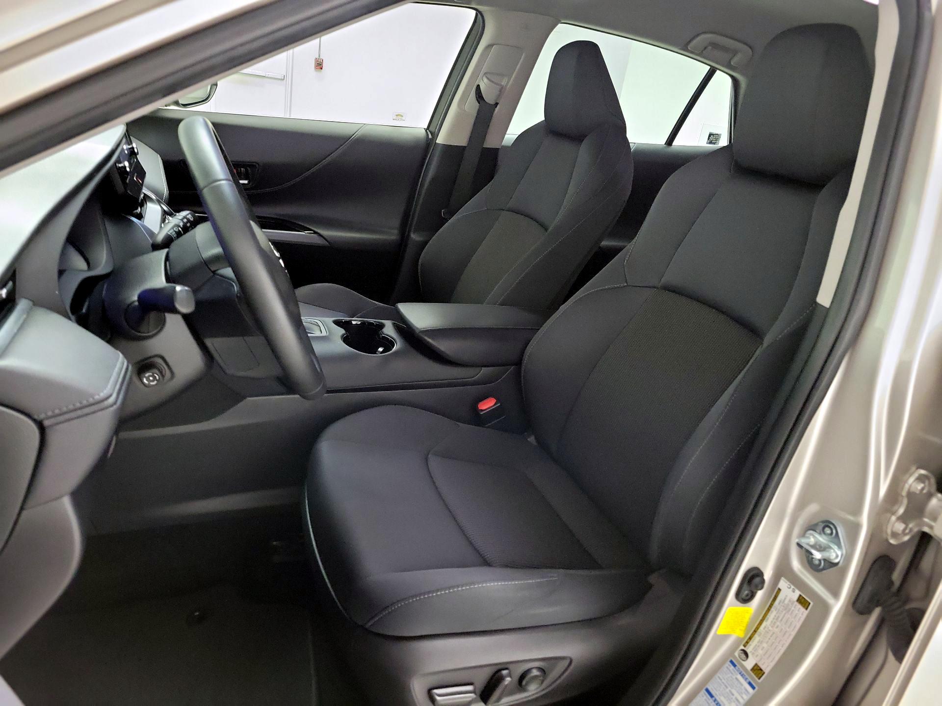 Thumbnail: 2021 Toyota Venza - 11