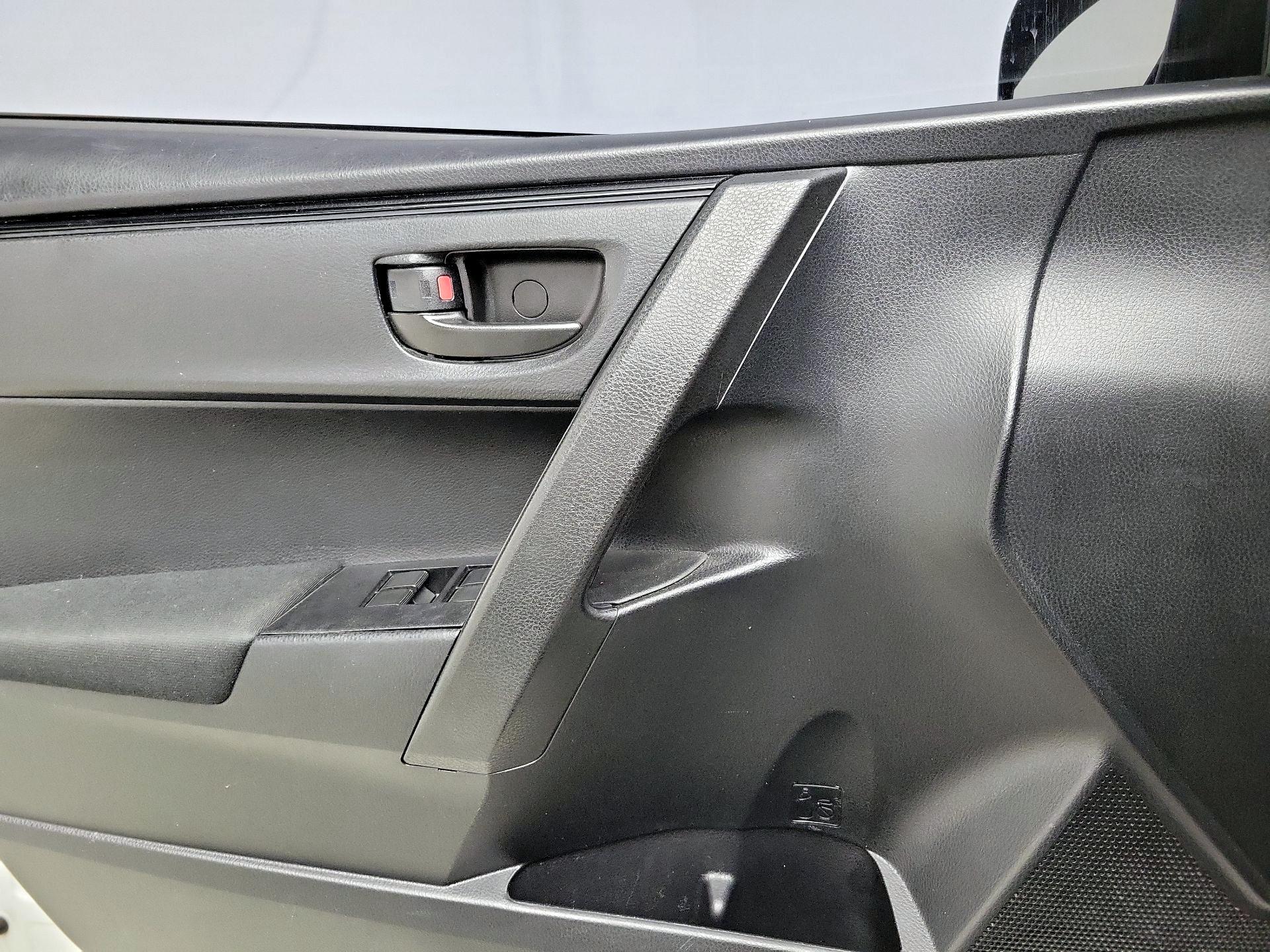 Thumbnail: 2018 Toyota Corolla - 12