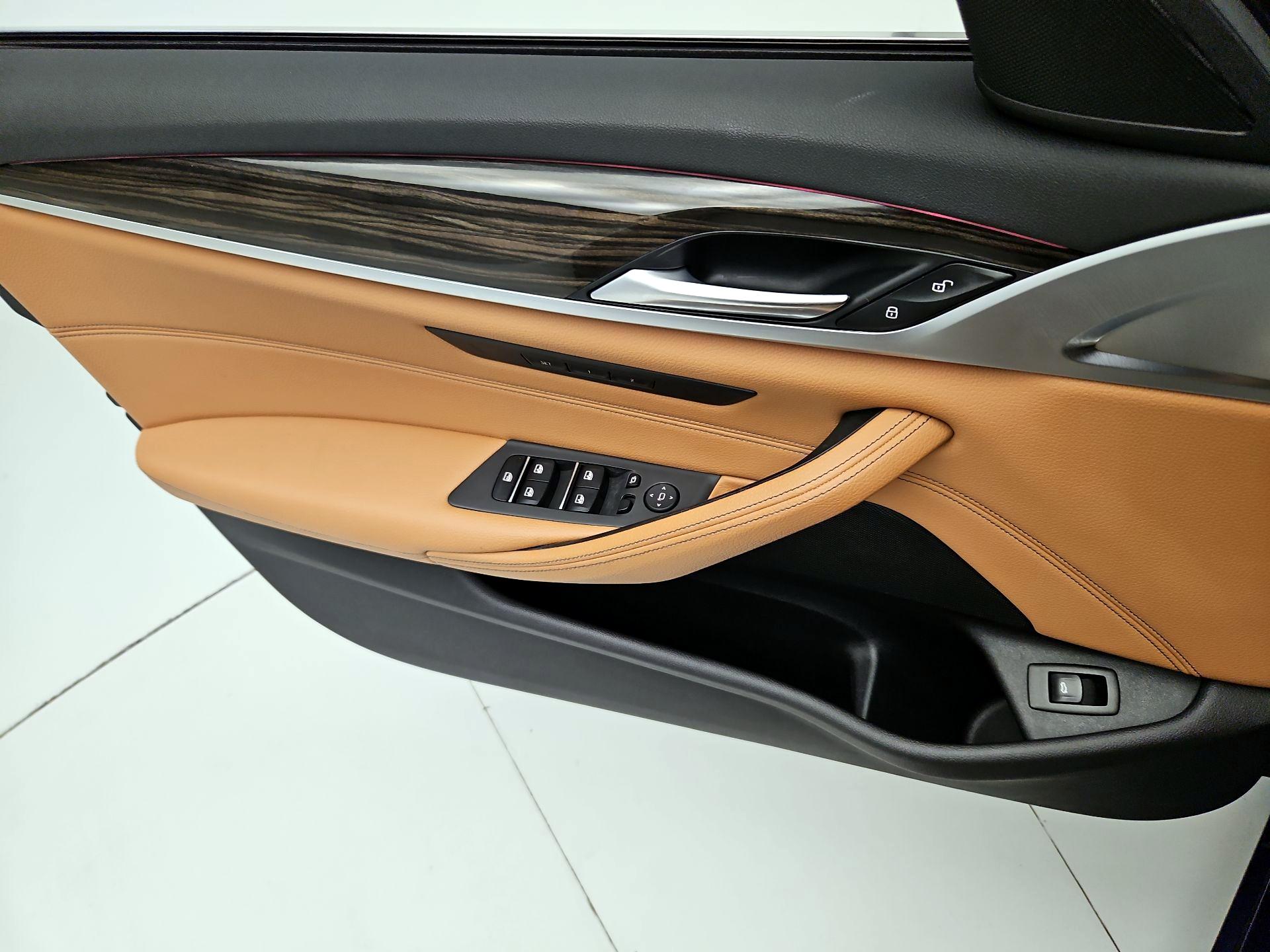Thumbnail: 2019 BMW 5 Series - 12
