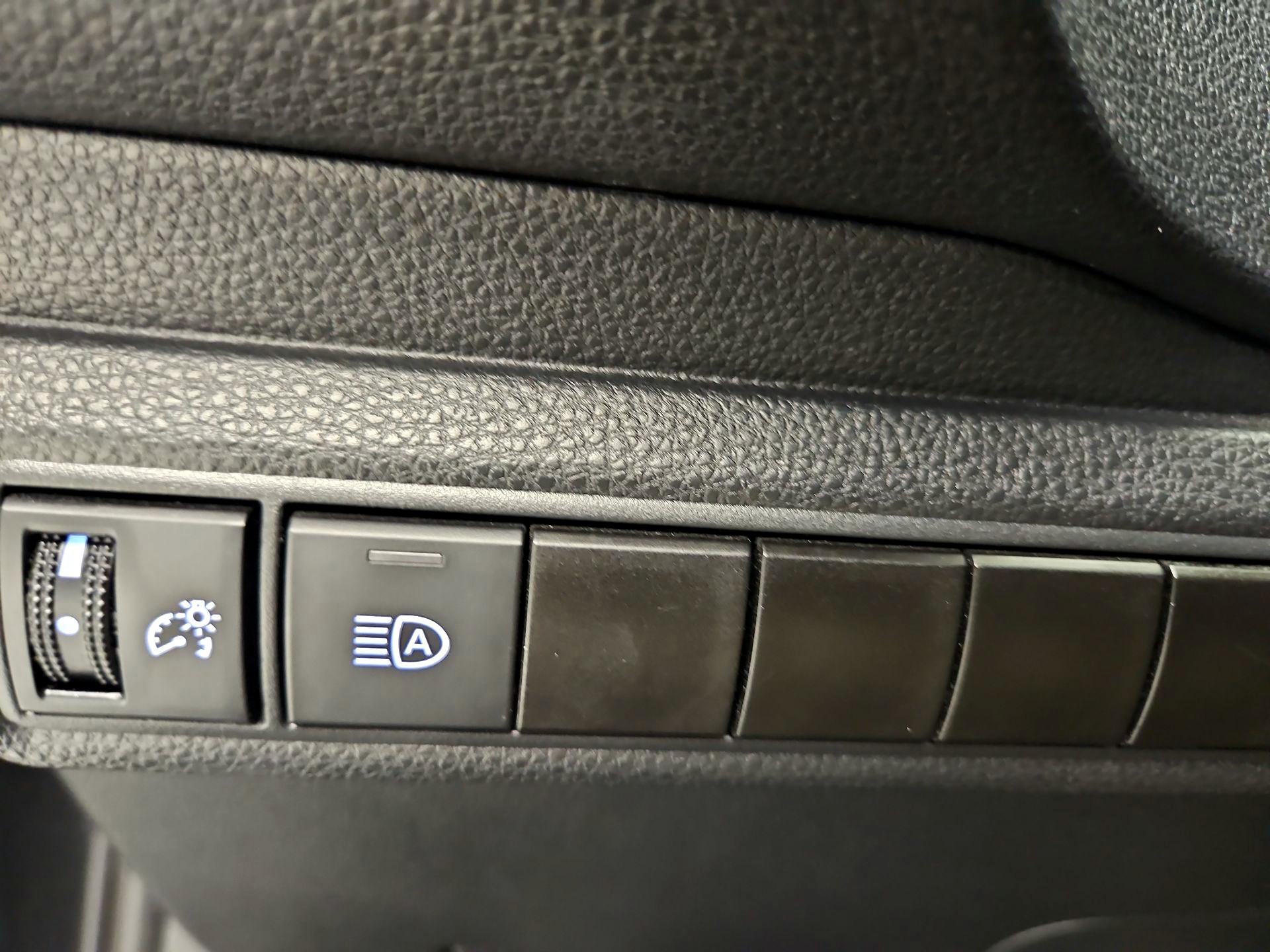 Thumbnail: 2021 Toyota Corolla - 13