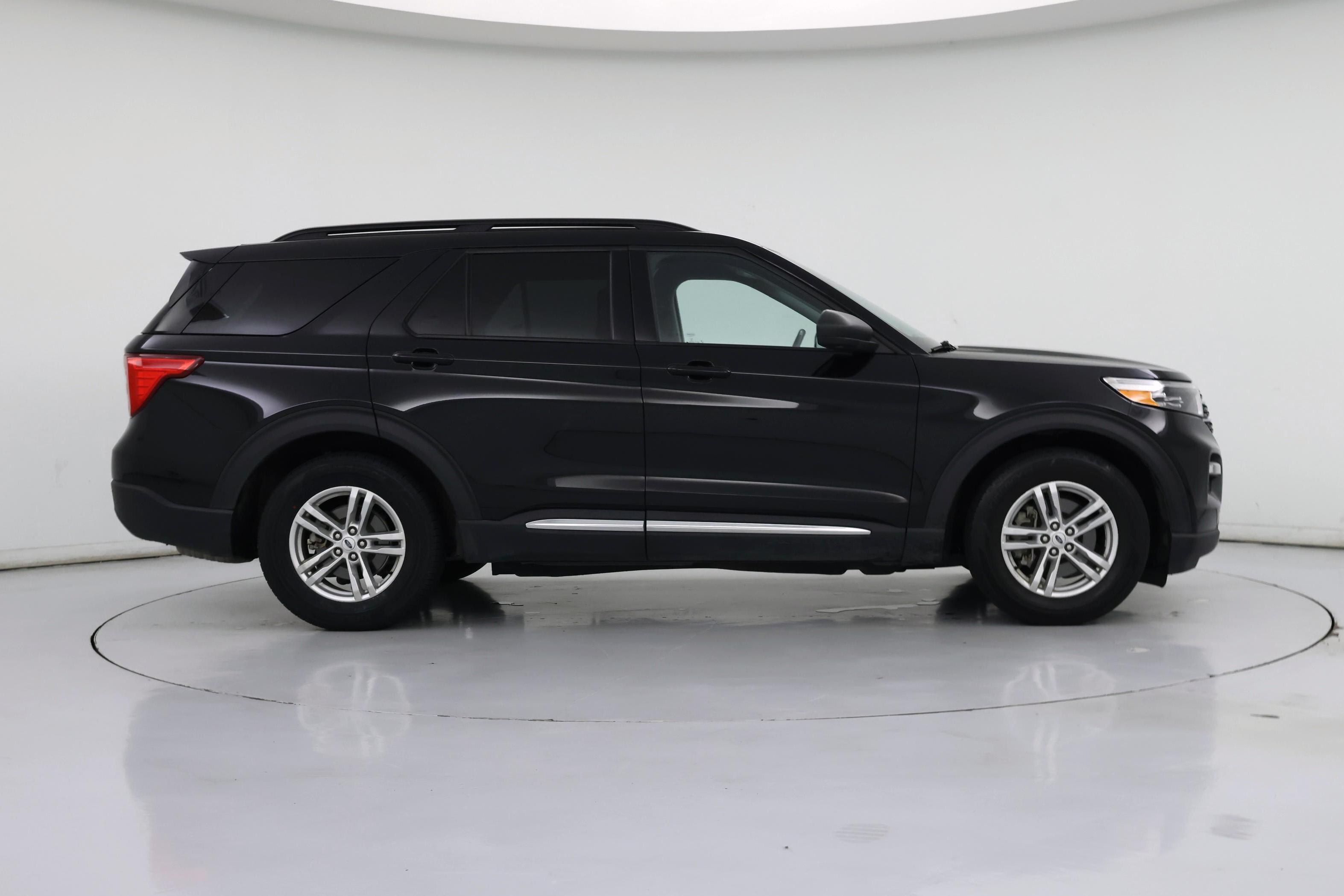 Thumbnail: 2023 Ford Explorer - 7