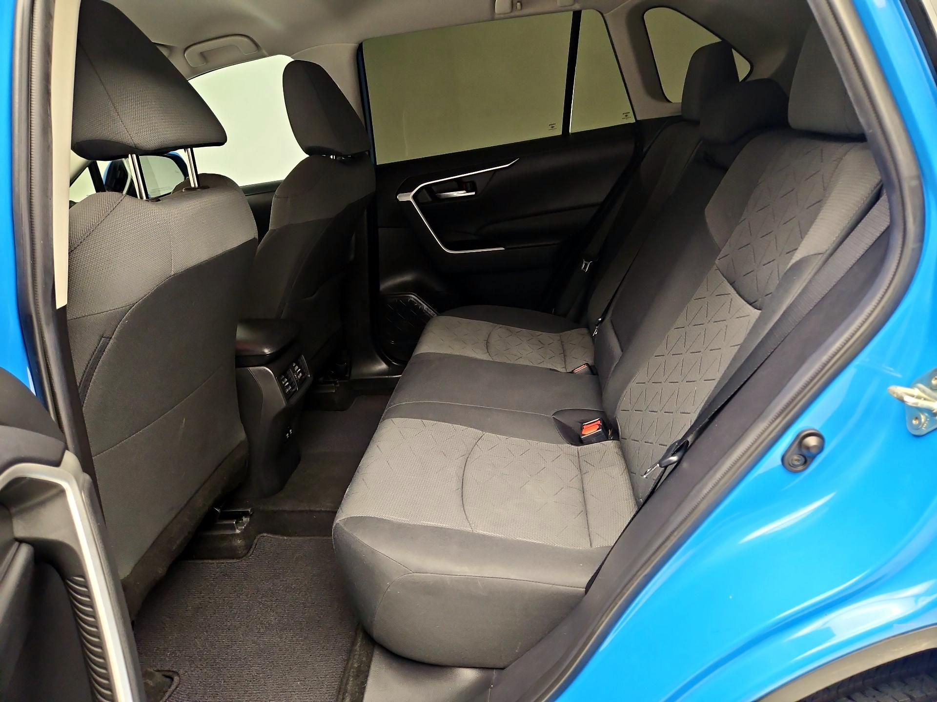Thumbnail: 2020 Toyota RAV4 - 19