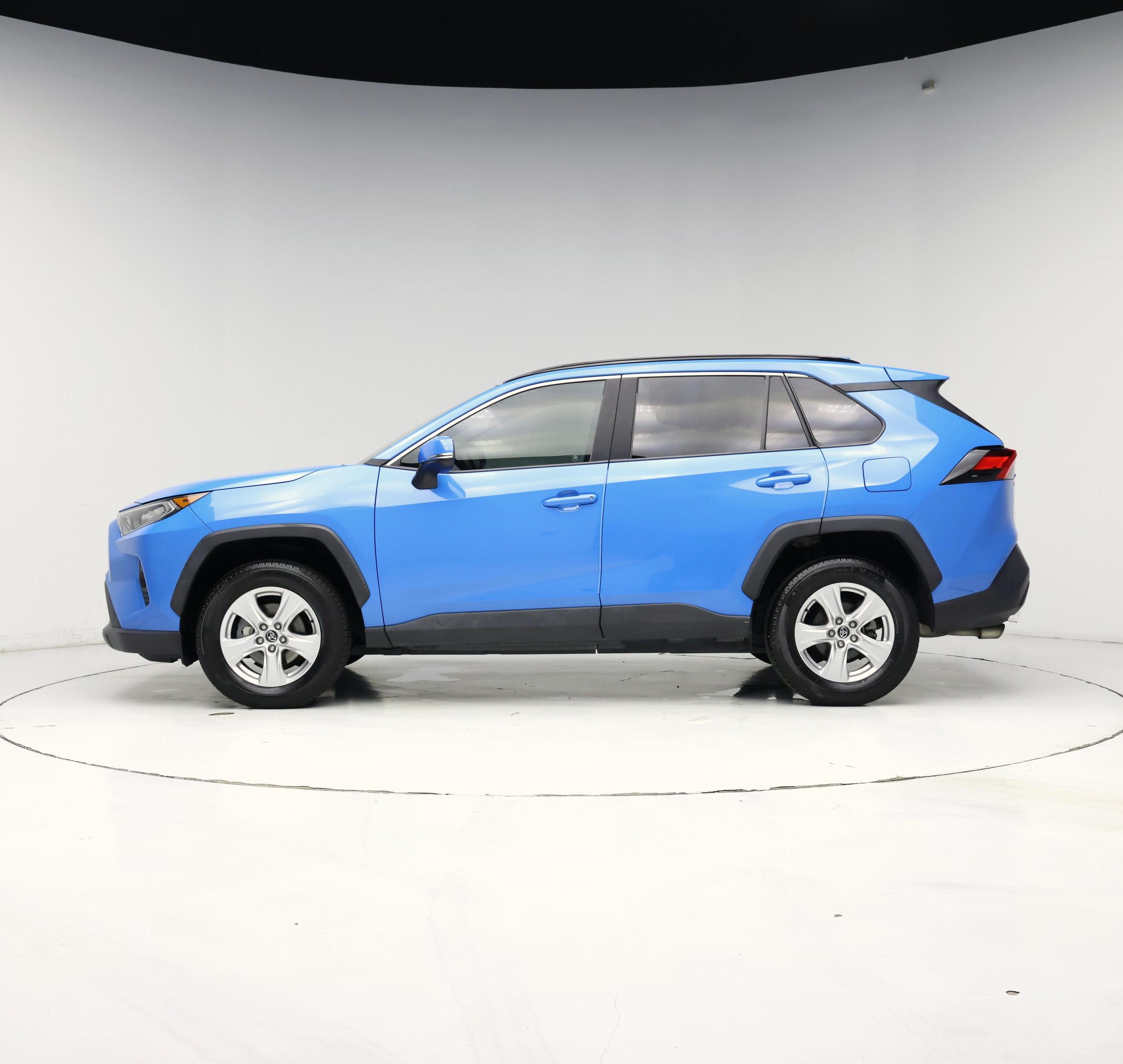 Thumbnail: 2020 Toyota RAV4 - 3