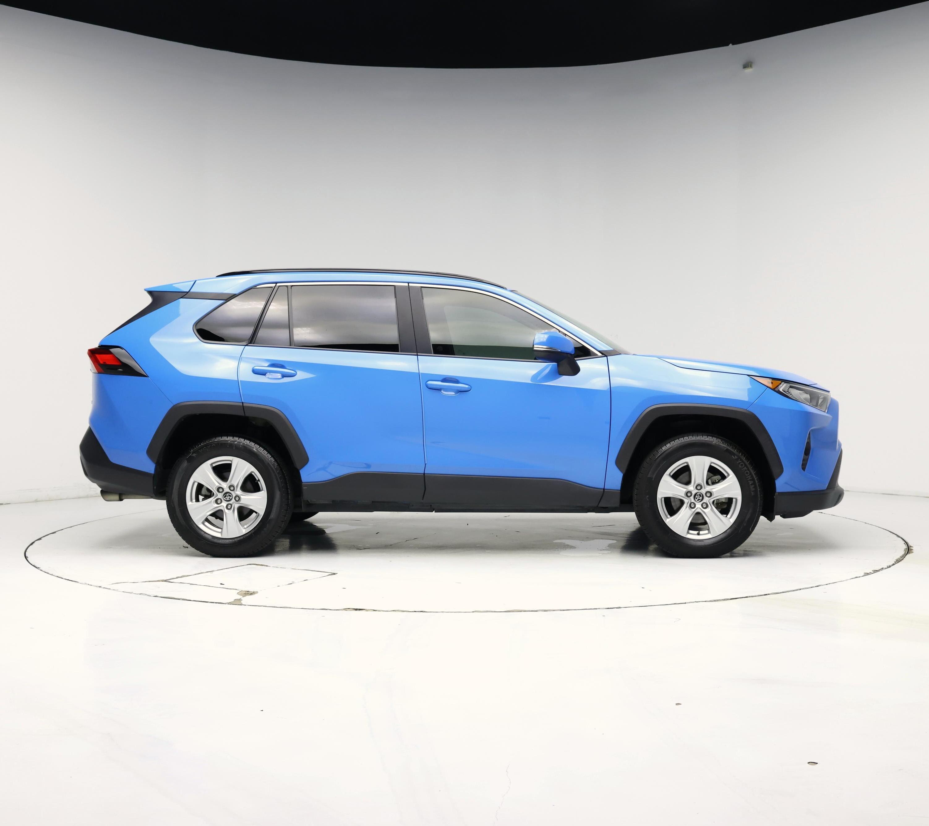 Thumbnail: 2020 Toyota RAV4 - 7