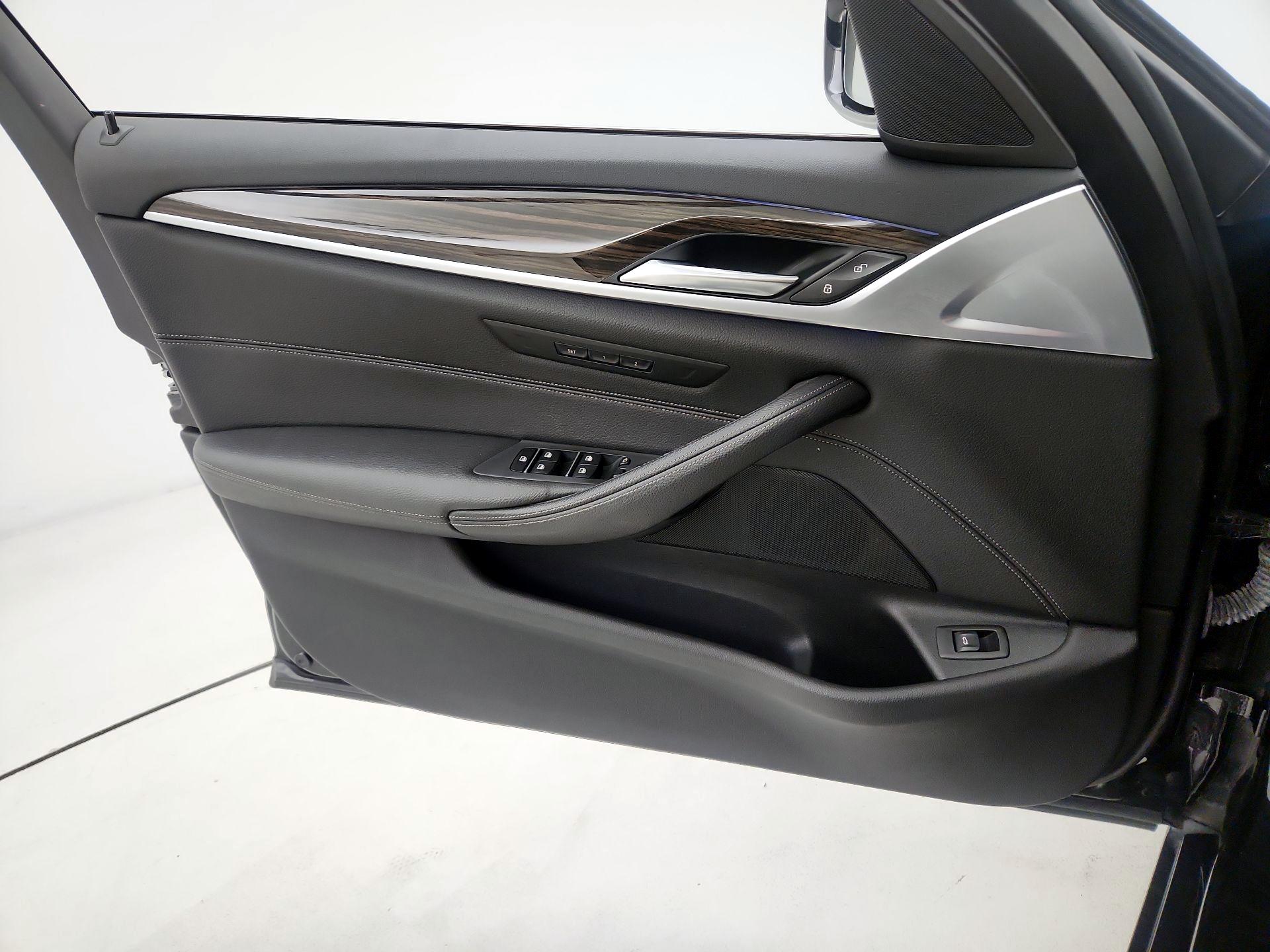 Thumbnail: 2019 BMW 5 Series - 12