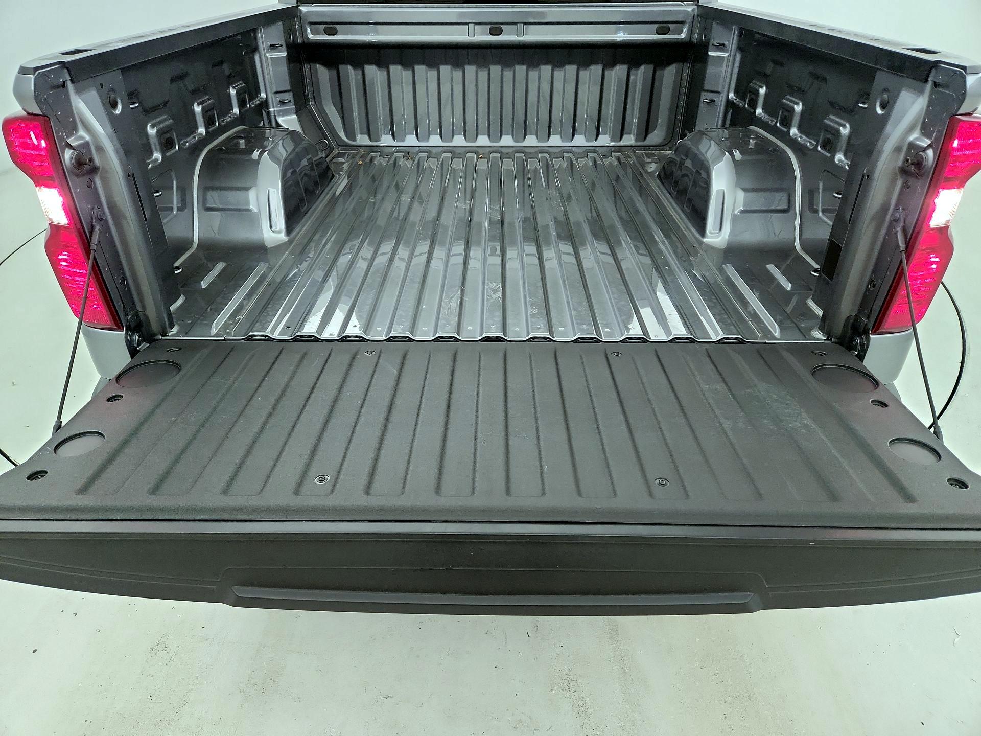 Thumbnail: 2022 Chevrolet Silverado 1500 - 19