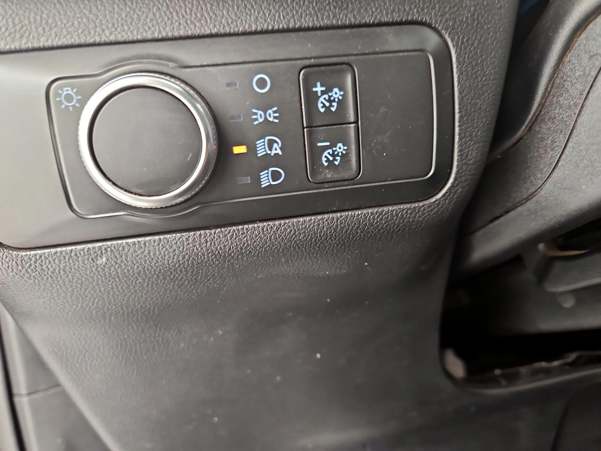 Thumbnail: 2021 Ford Escape - 13