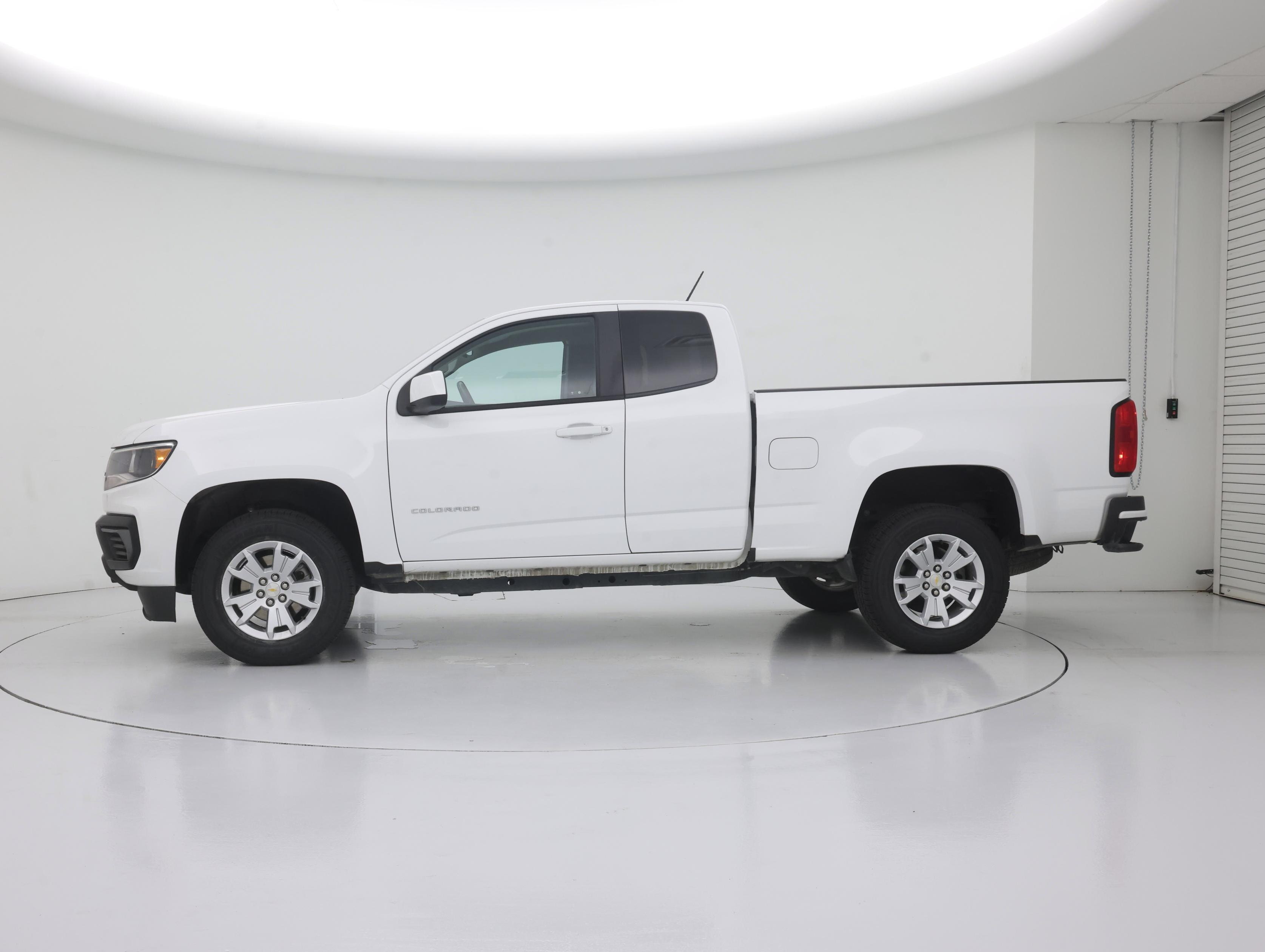 Thumbnail: 2022 Chevrolet Colorado - 3