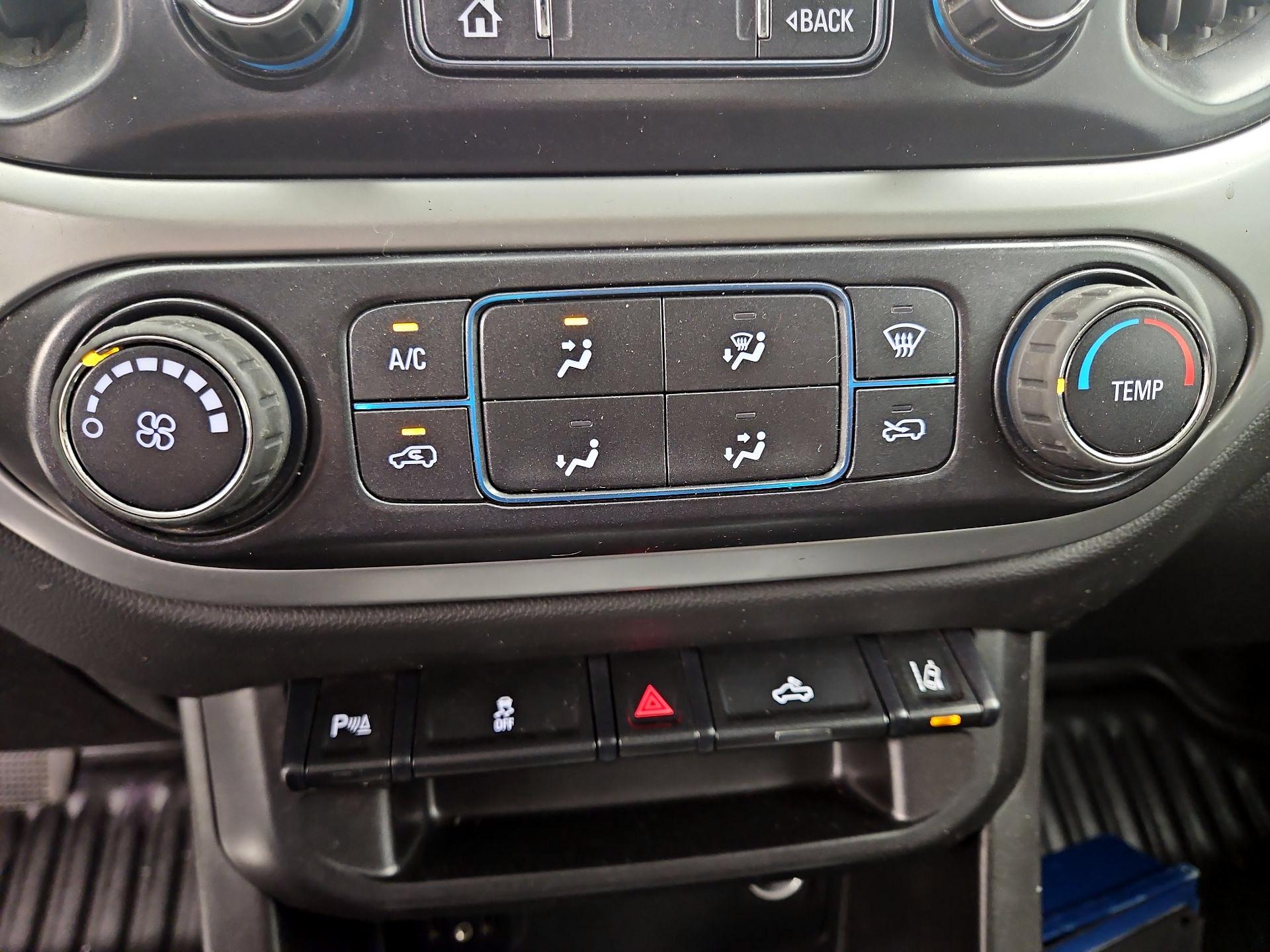 Thumbnail: 2022 Chevrolet Colorado - 16