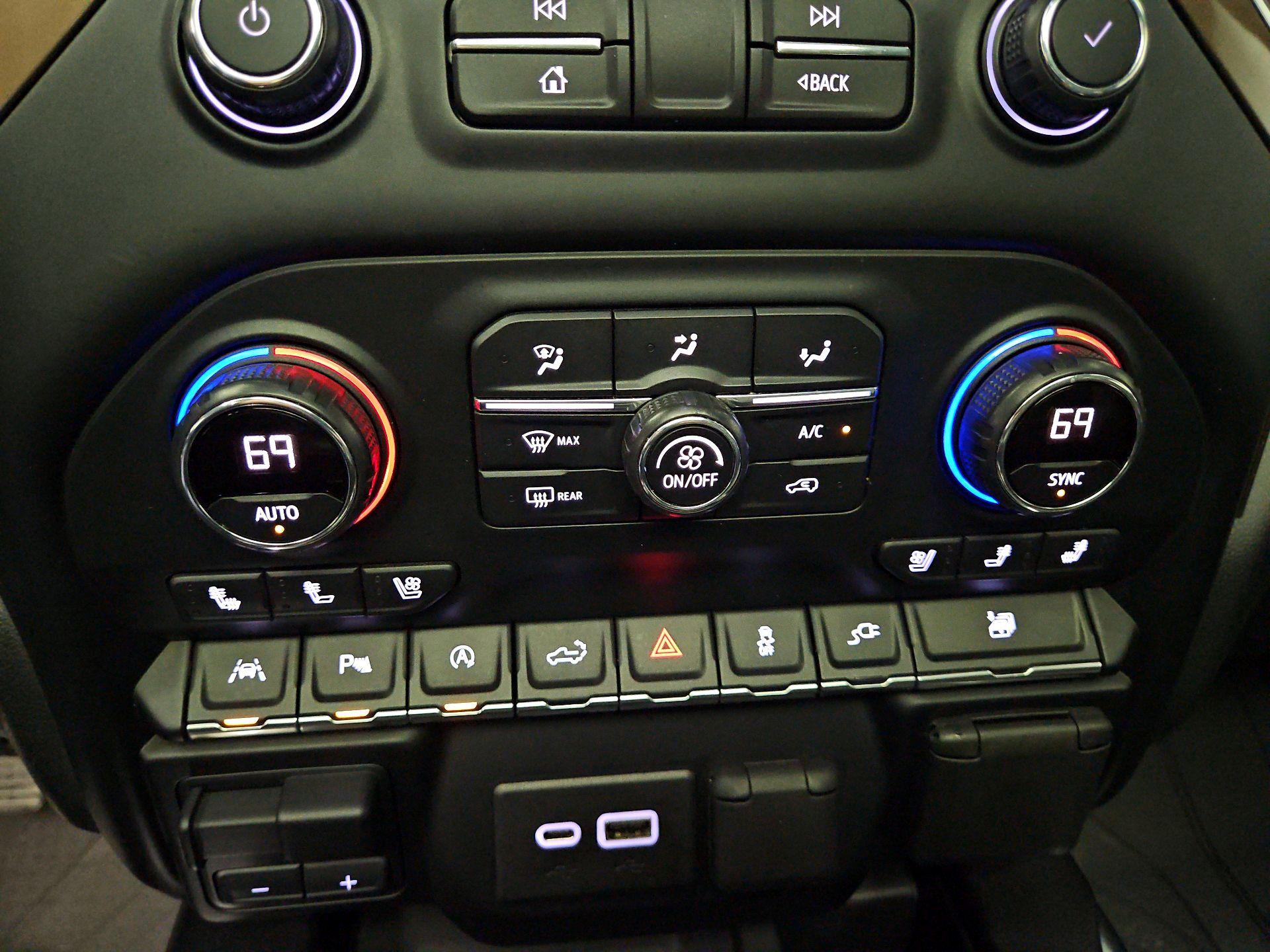 Thumbnail: 2020 Chevrolet Silverado 1500 - 16