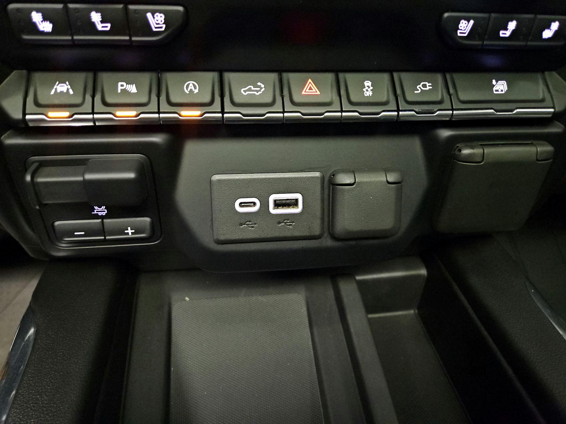Thumbnail: 2020 Chevrolet Silverado 1500 - 18