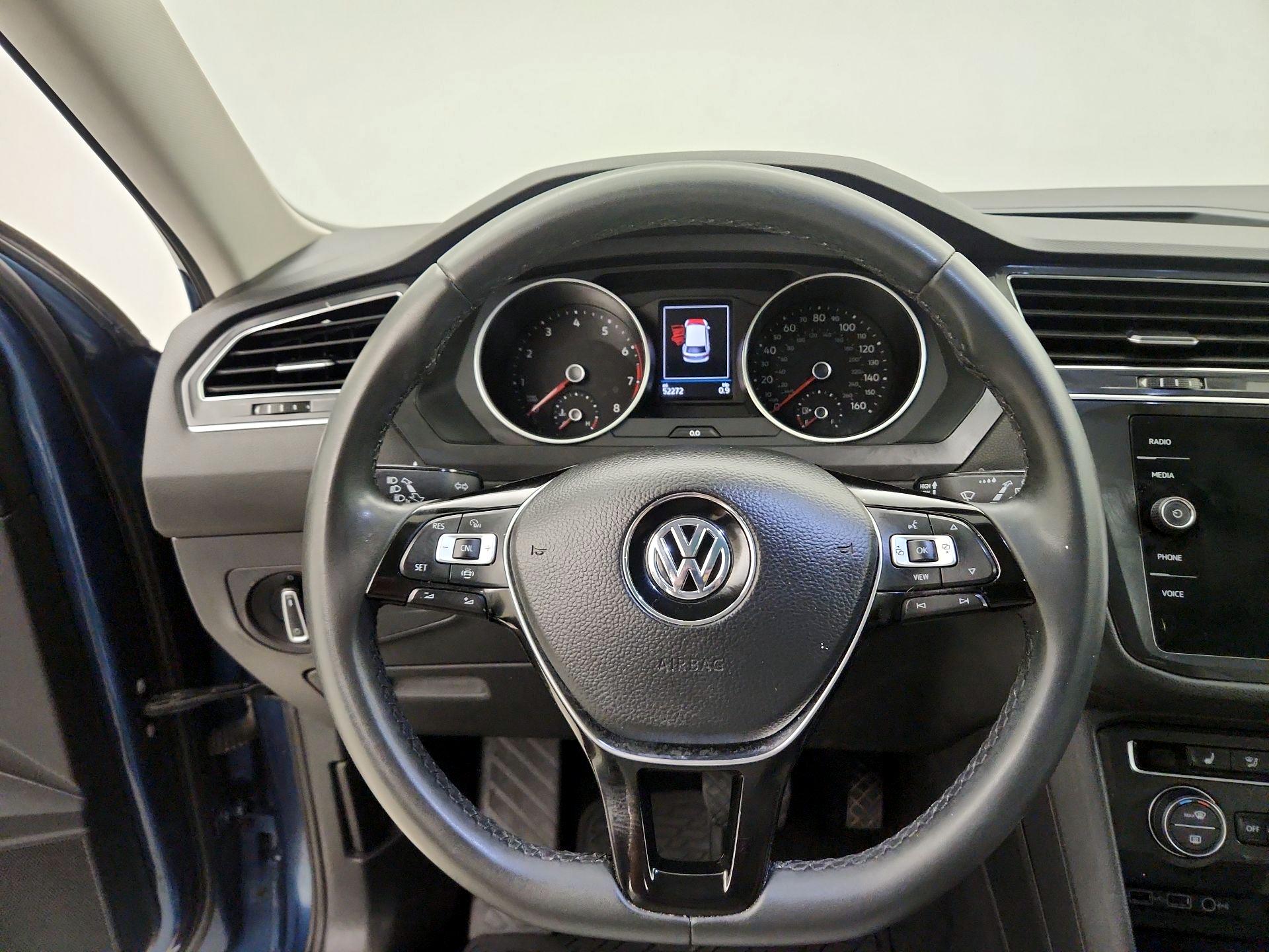 Thumbnail: 2020 Volkswagen Tiguan - 10