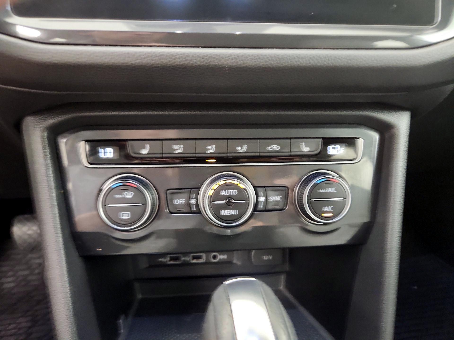 Thumbnail: 2020 Volkswagen Tiguan - 16
