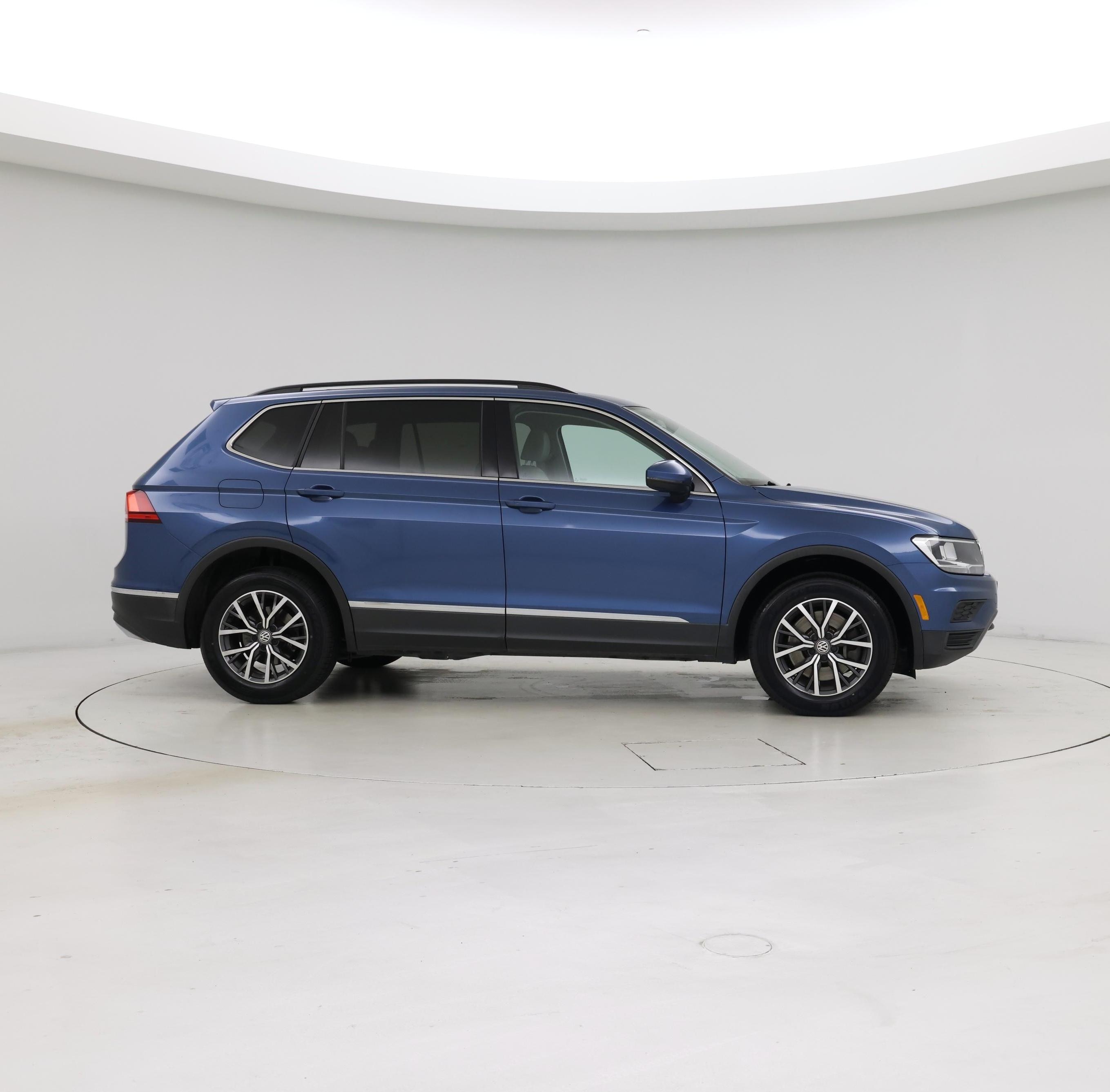 Thumbnail: 2020 Volkswagen Tiguan - 7