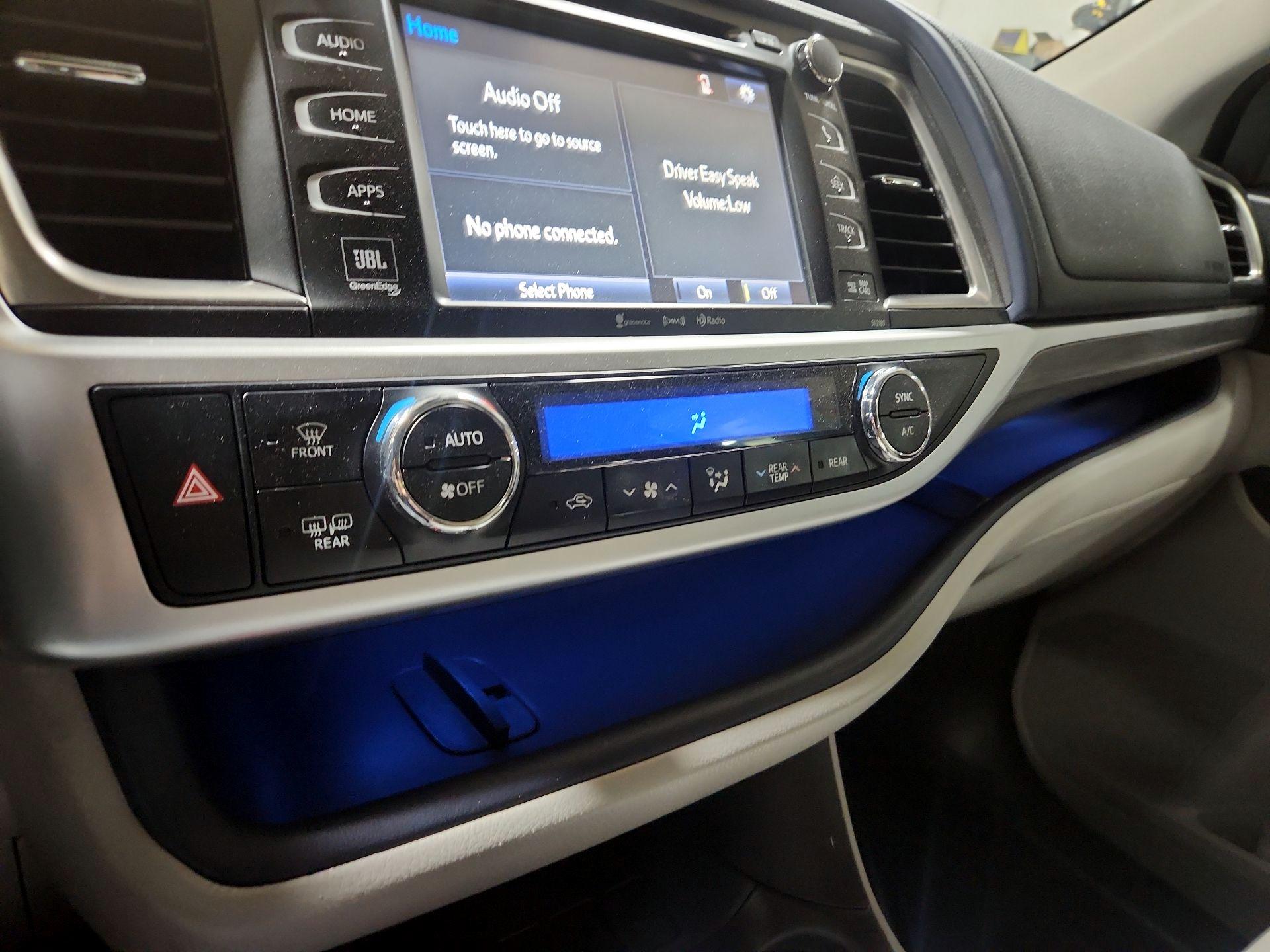 Thumbnail: 2017 Toyota Highlander - 14