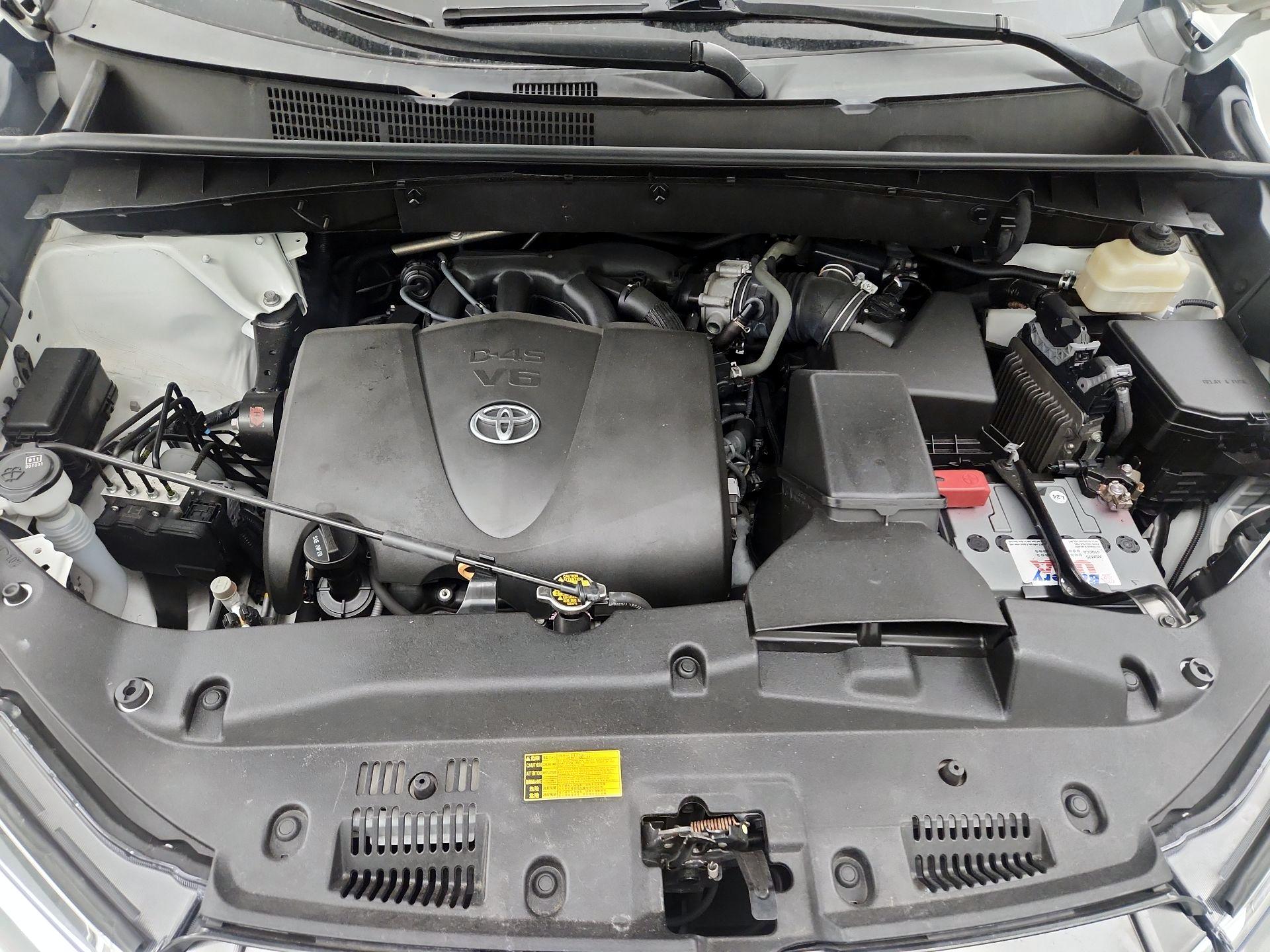 Thumbnail: 2017 Toyota Highlander - 17