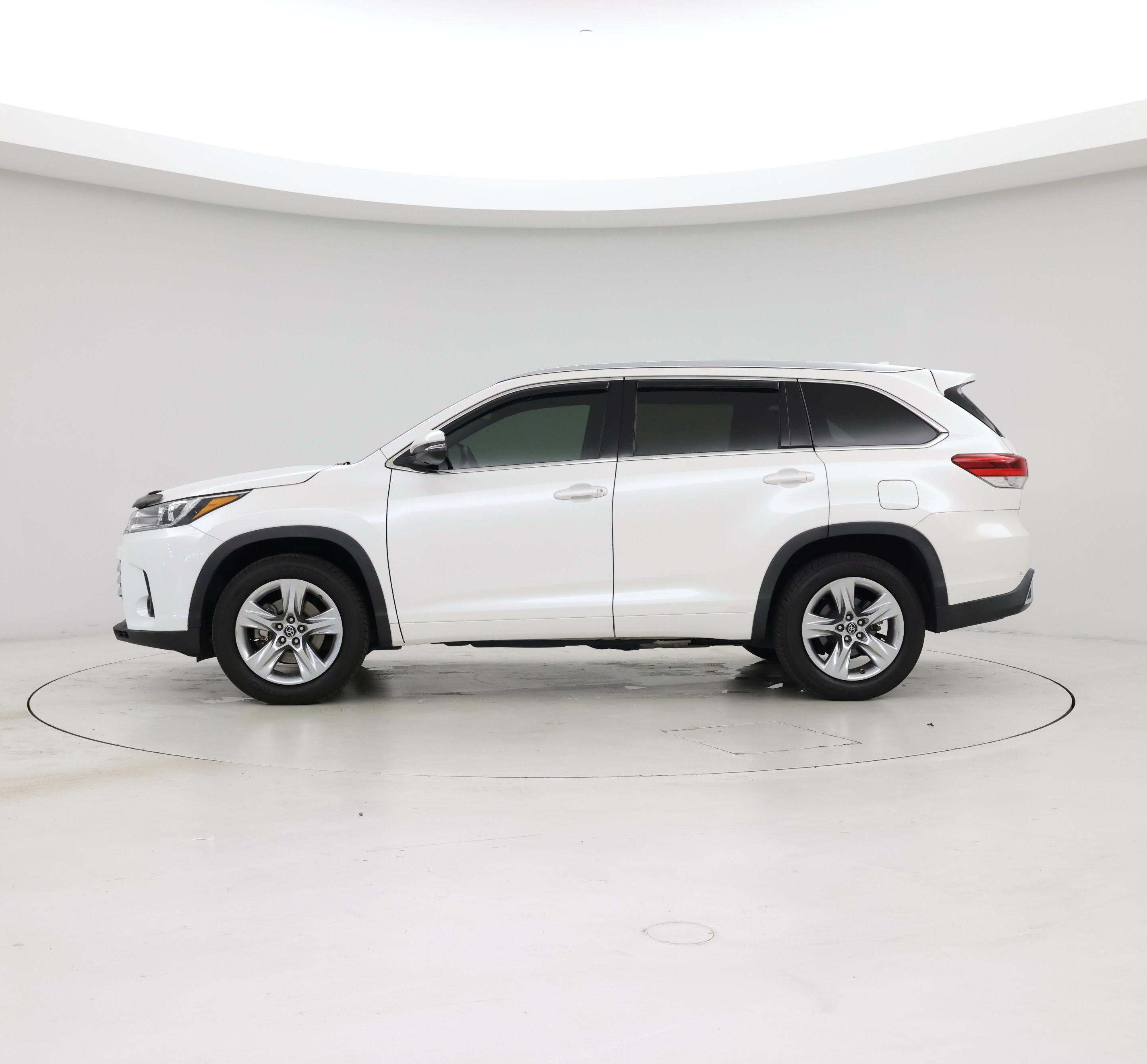 Thumbnail: 2017 Toyota Highlander - 3