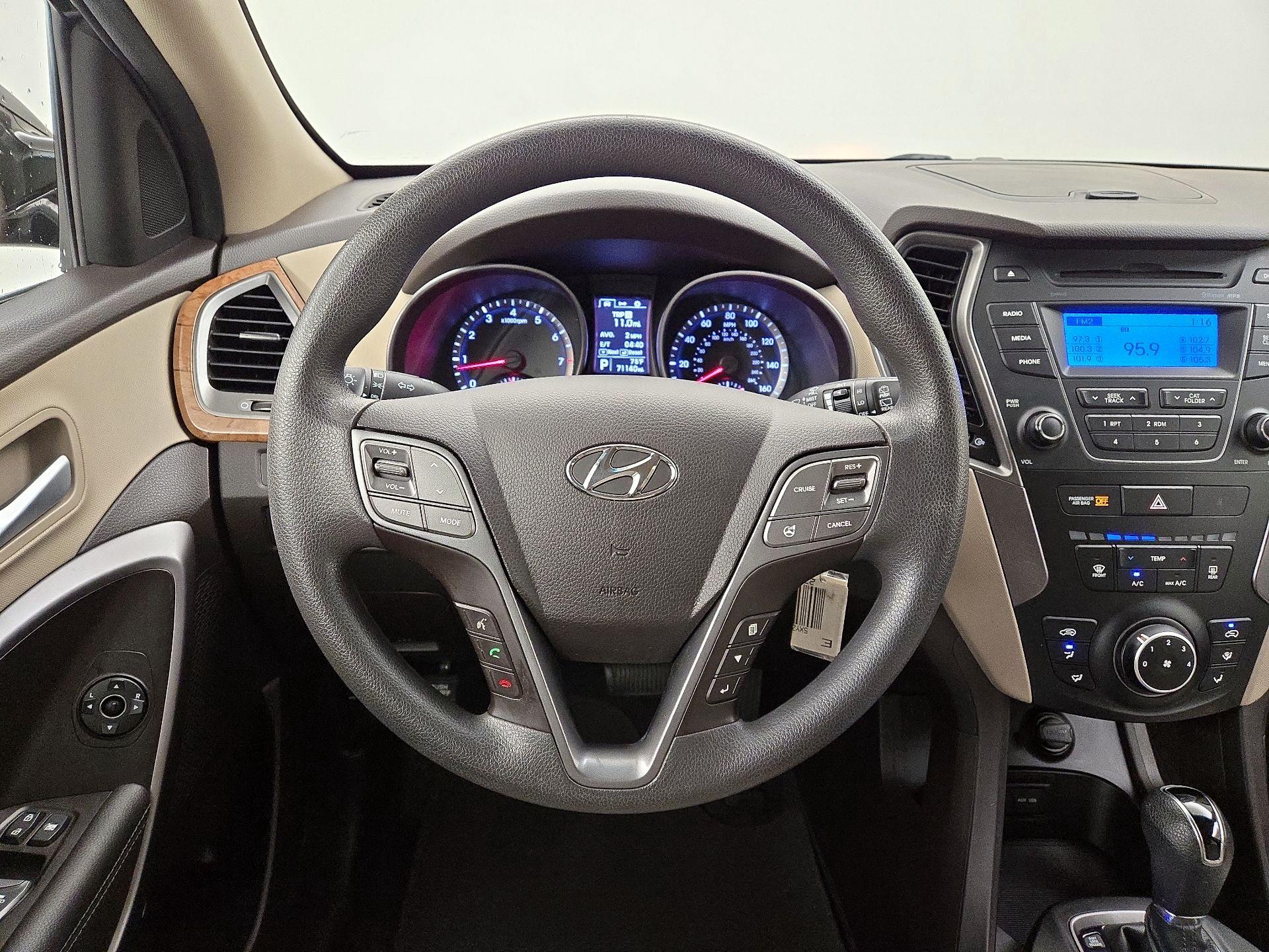 Thumbnail: 2016 Hyundai Santa Fe - 10