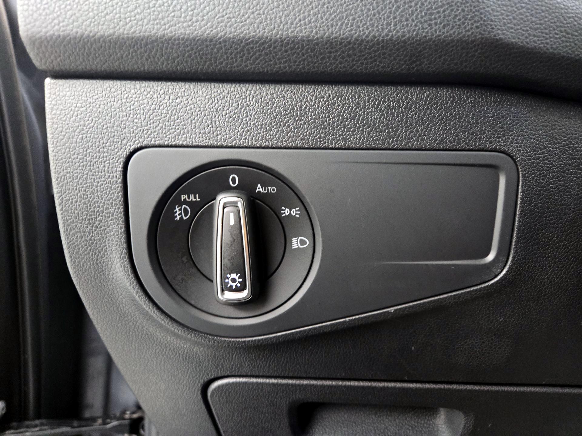 Thumbnail: 2019 Volkswagen Tiguan - 13