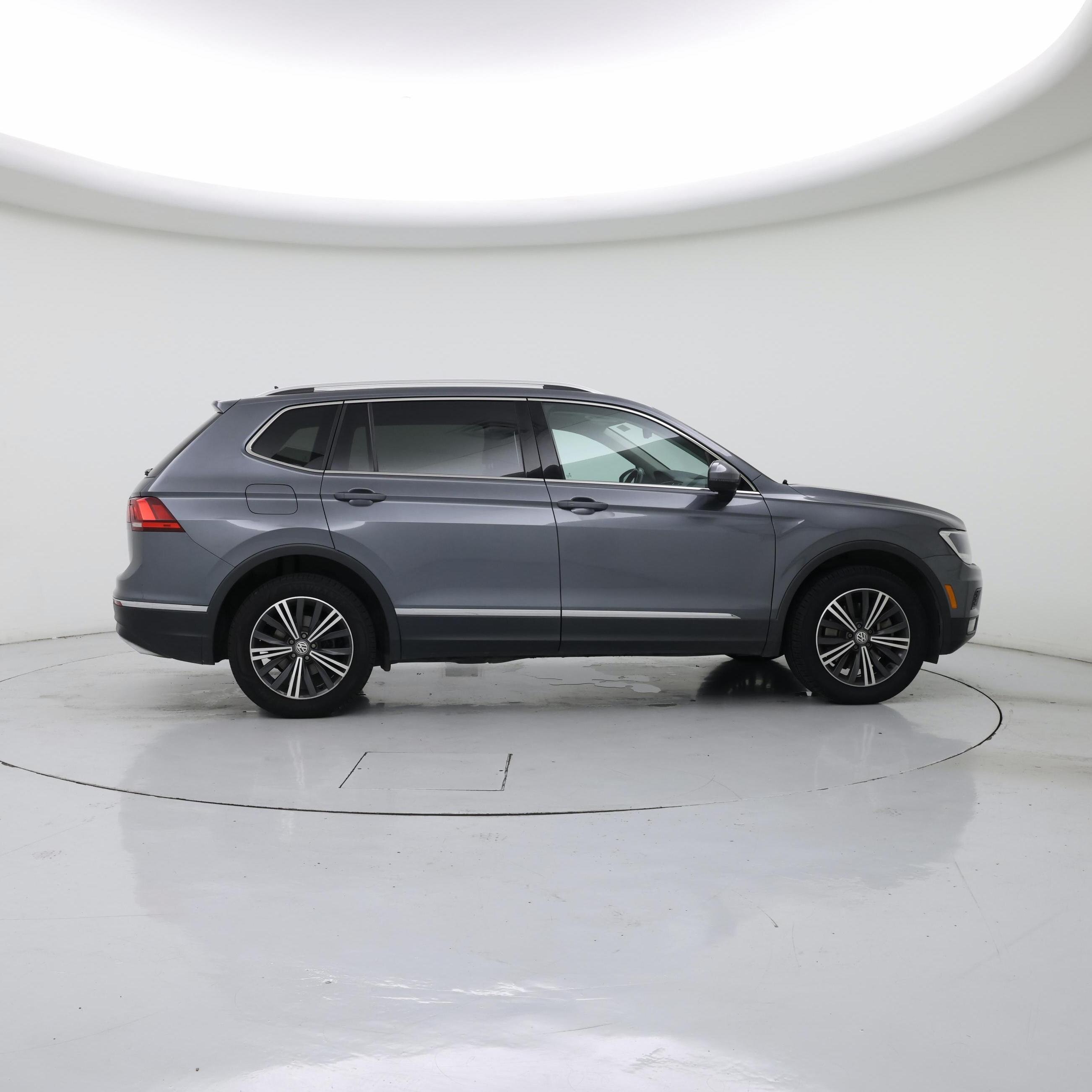 Thumbnail: 2019 Volkswagen Tiguan - 7