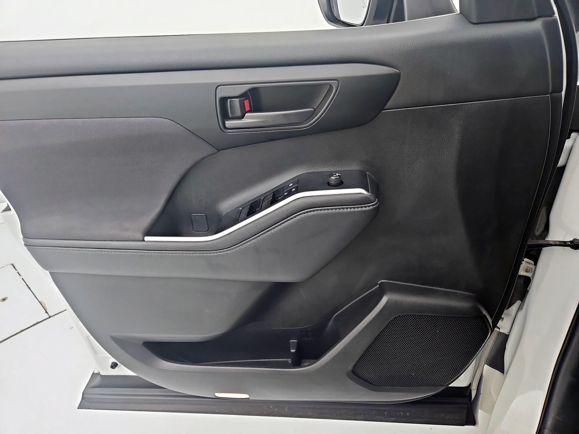 Thumbnail: 2021 Toyota Highlander - 12