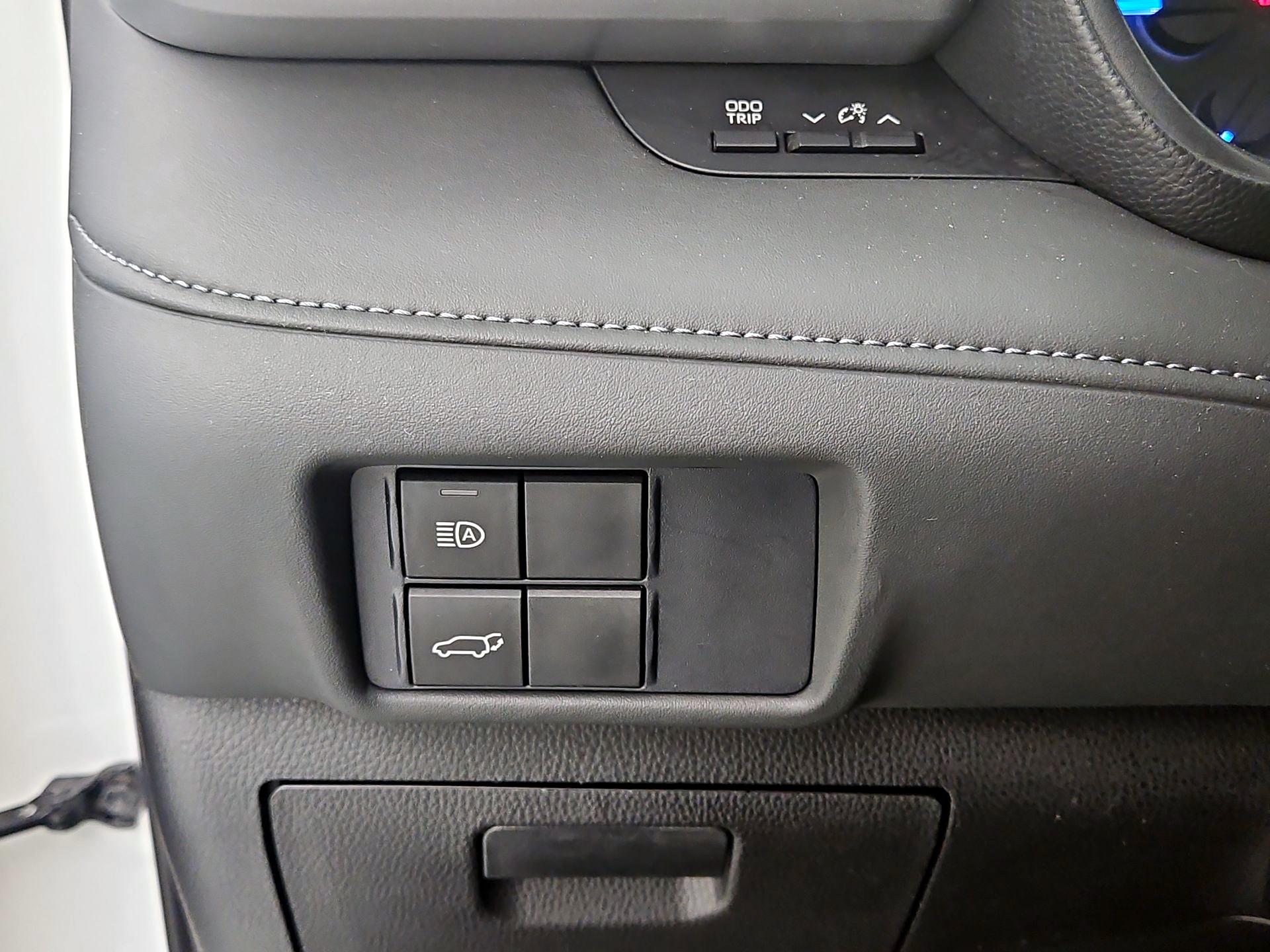 Thumbnail: 2021 Toyota Highlander - 13