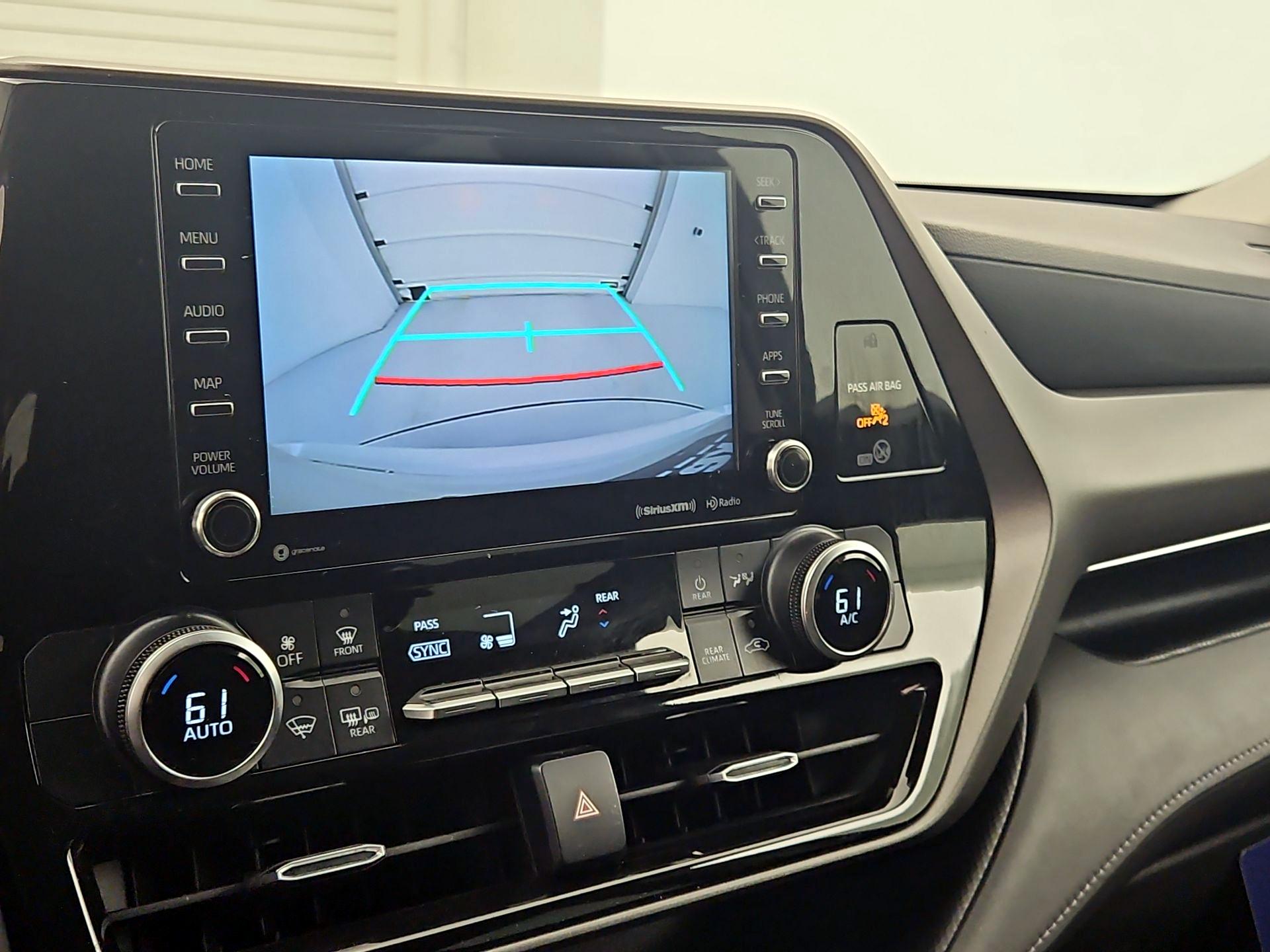 Thumbnail: 2021 Toyota Highlander - 14