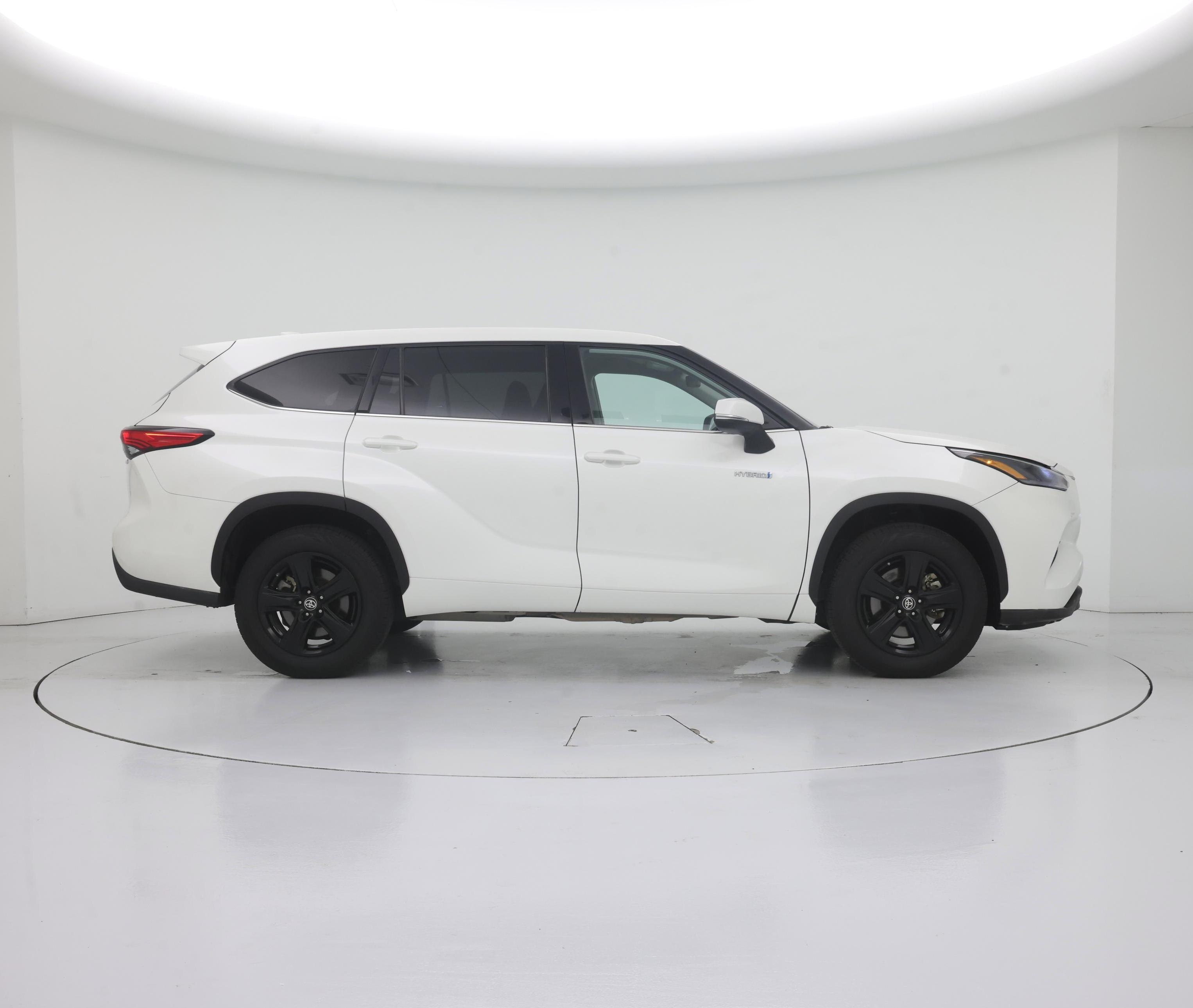 Thumbnail: 2021 Toyota Highlander - 7