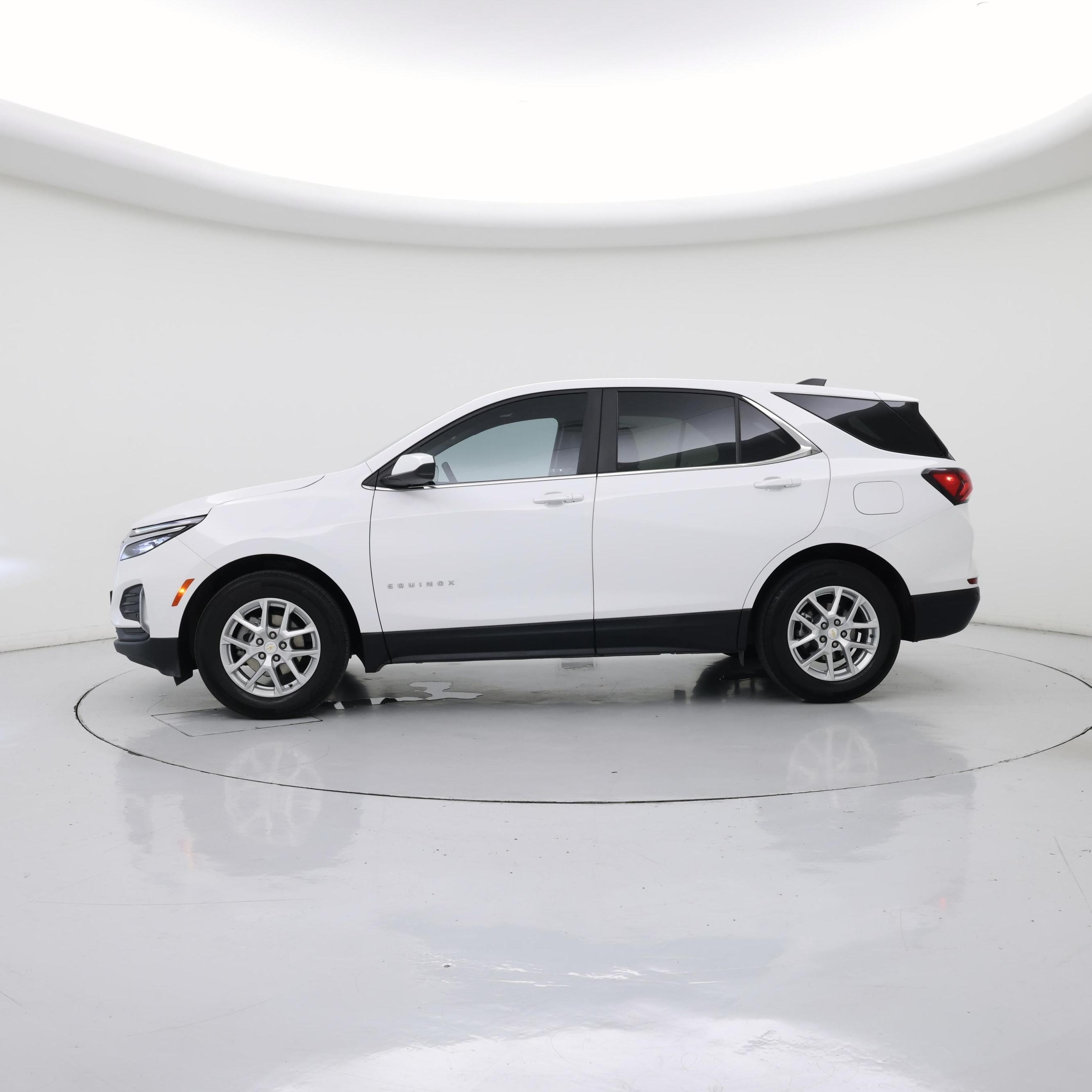 Thumbnail: 2022 Chevrolet Equinox - 3