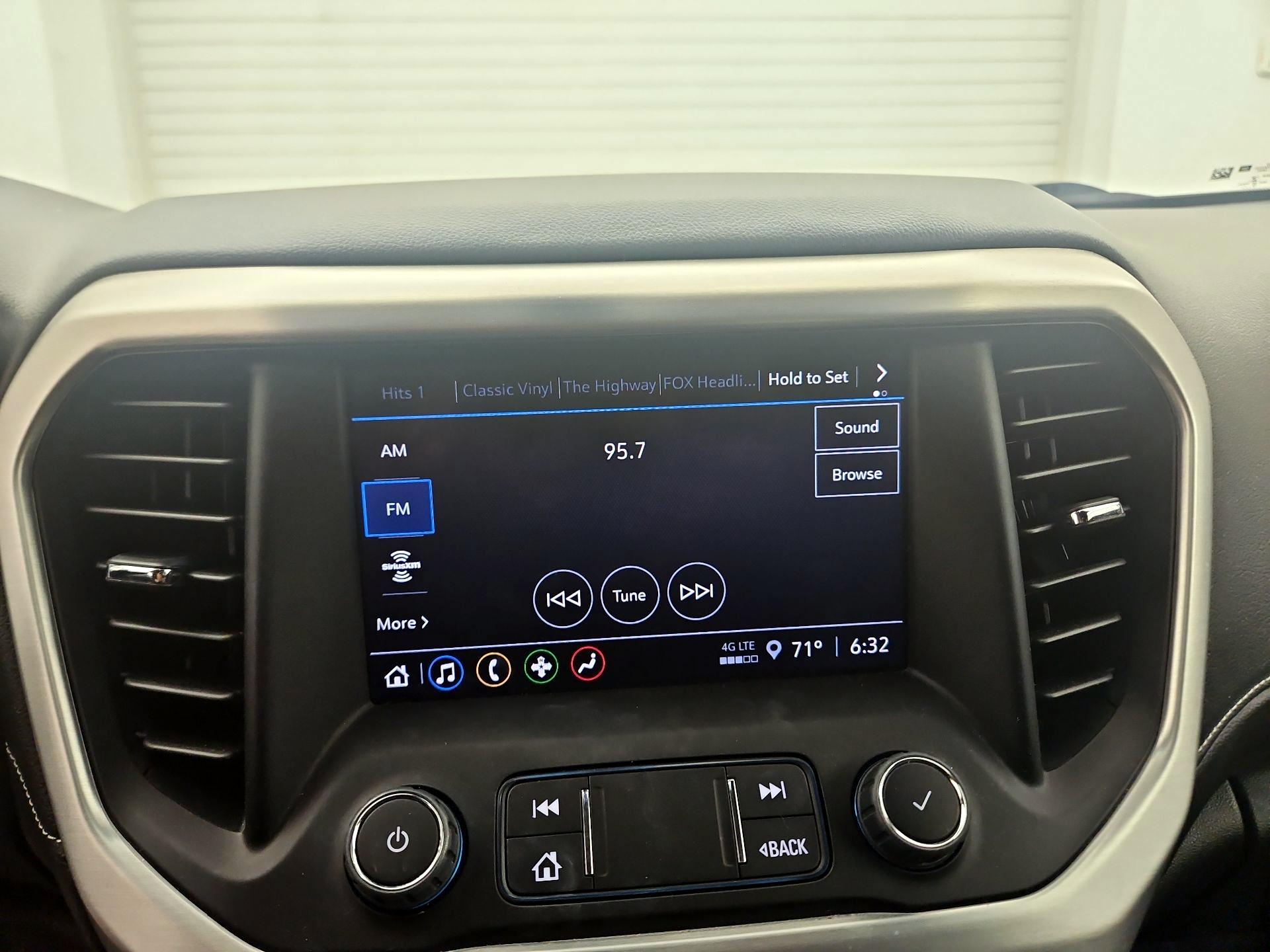 Thumbnail: 2023 GMC Acadia - 15