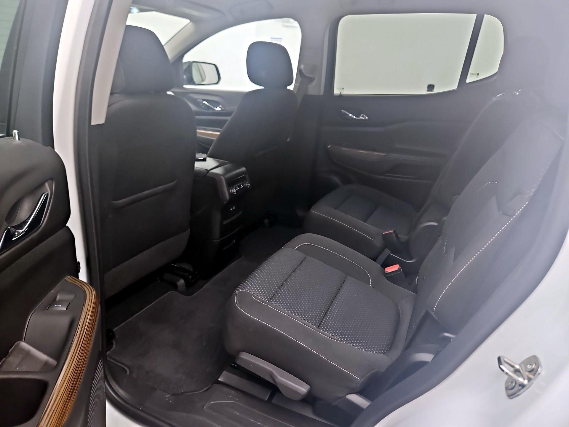 Thumbnail: 2023 GMC Acadia - 19