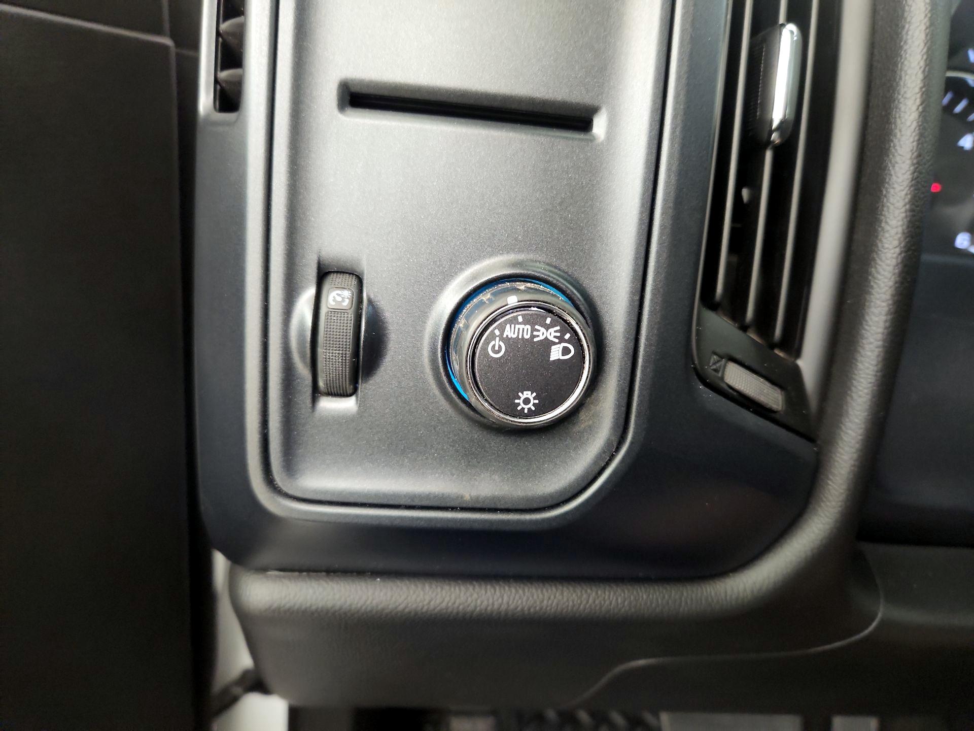 Thumbnail: 2016 Chevrolet Silverado 1500 - 13