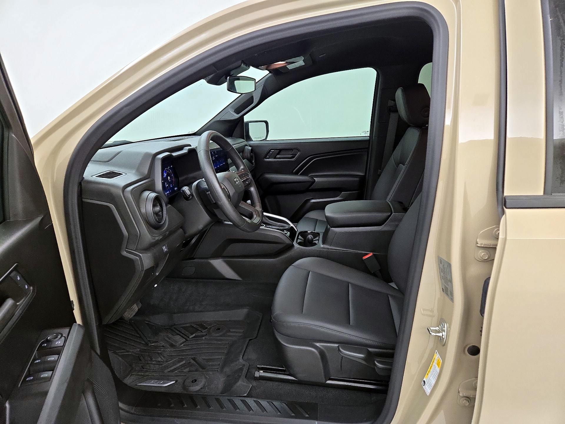 Thumbnail: 2024 Chevrolet Colorado - 11