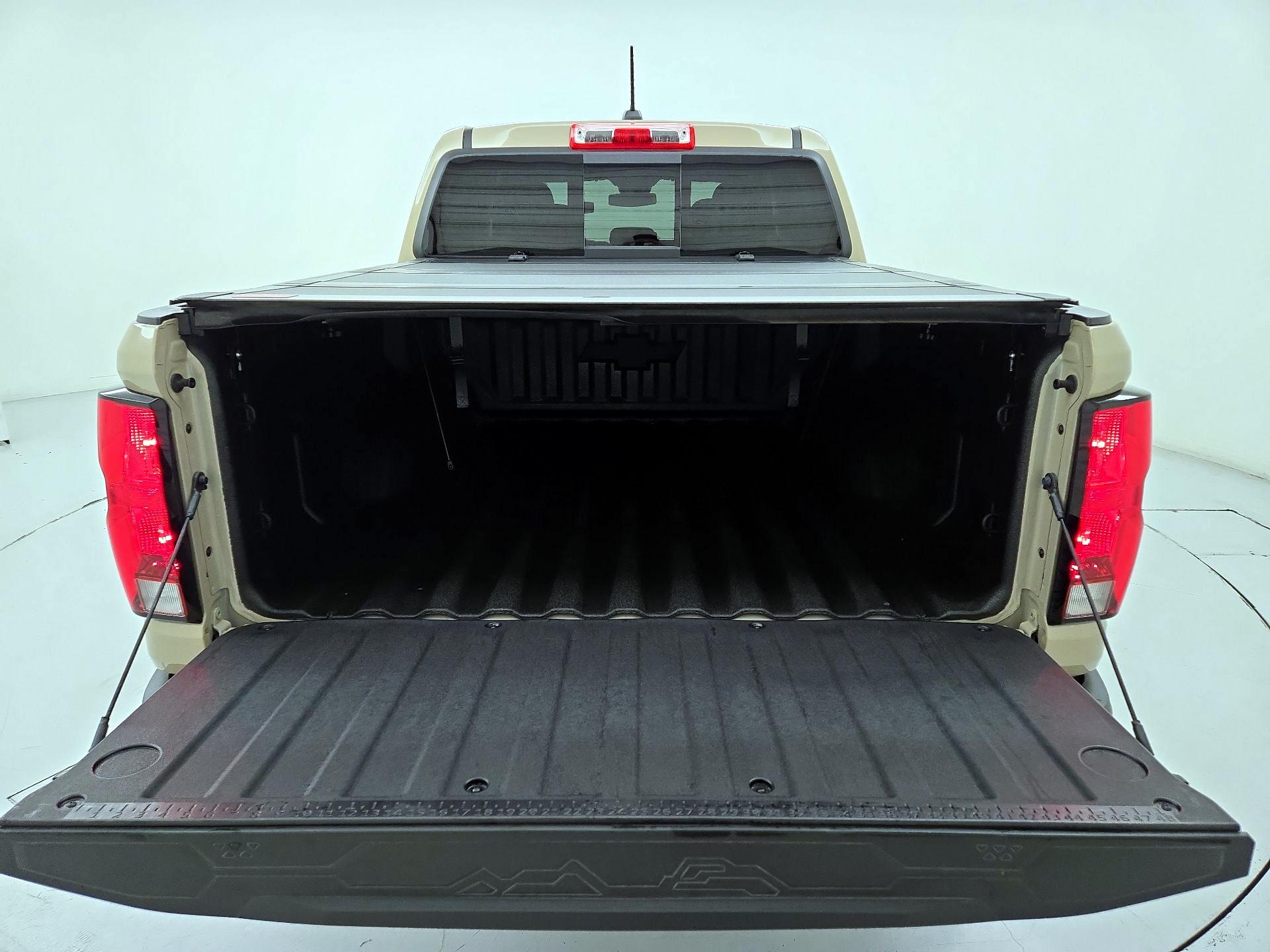 Thumbnail: 2024 Chevrolet Colorado - 20