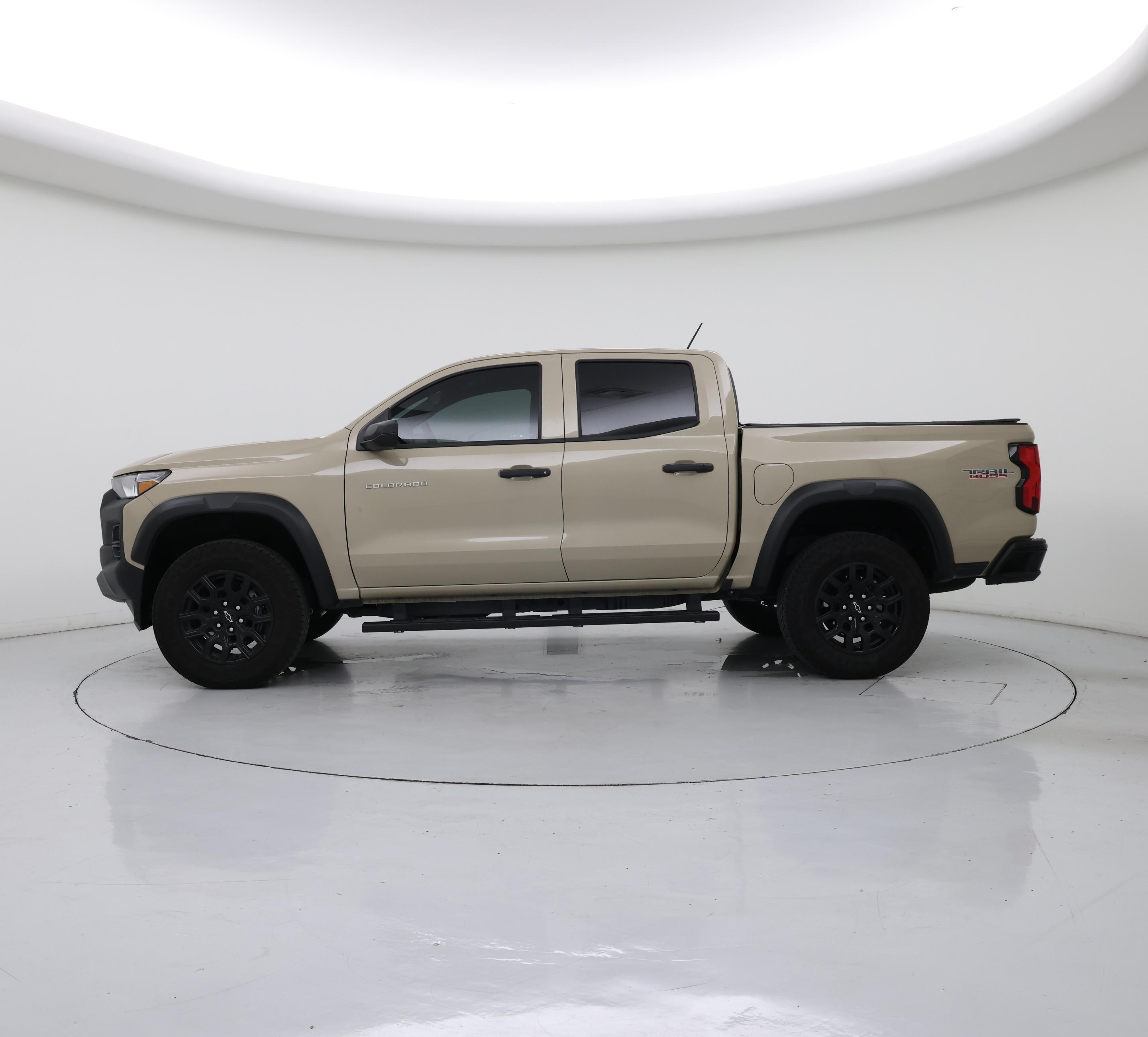 Thumbnail: 2024 Chevrolet Colorado - 3