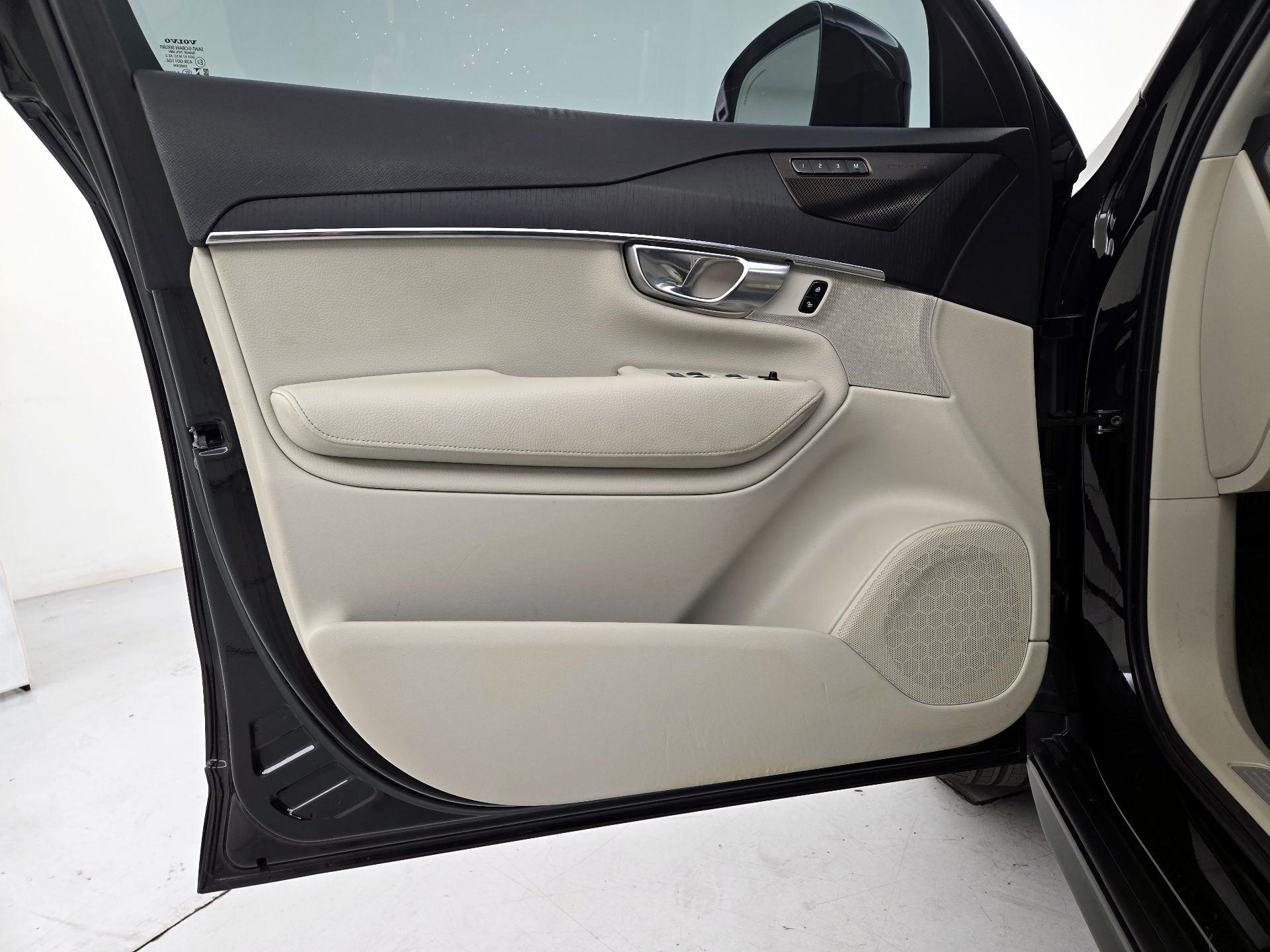 Thumbnail: 2020 Volvo XC90 - 12