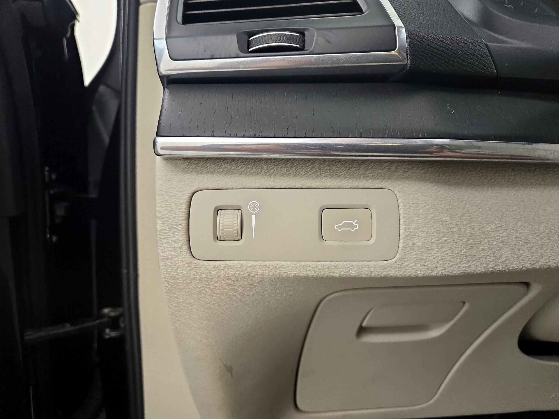 Thumbnail: 2020 Volvo XC90 - 13