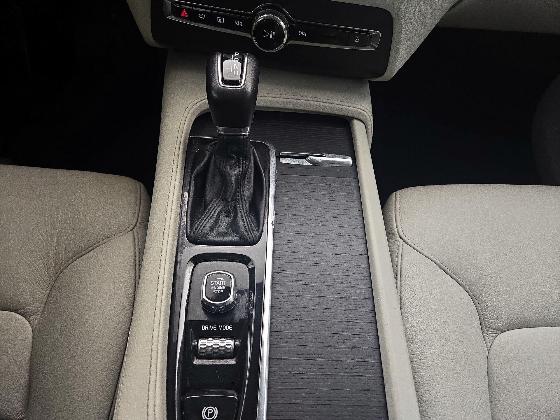 Thumbnail: 2020 Volvo XC90 - 18