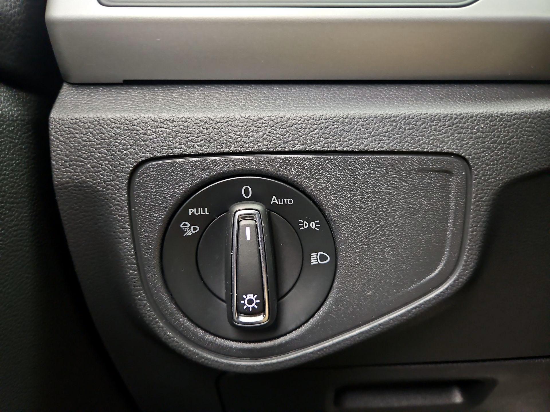 Thumbnail: 2021 Volkswagen Atlas - 13